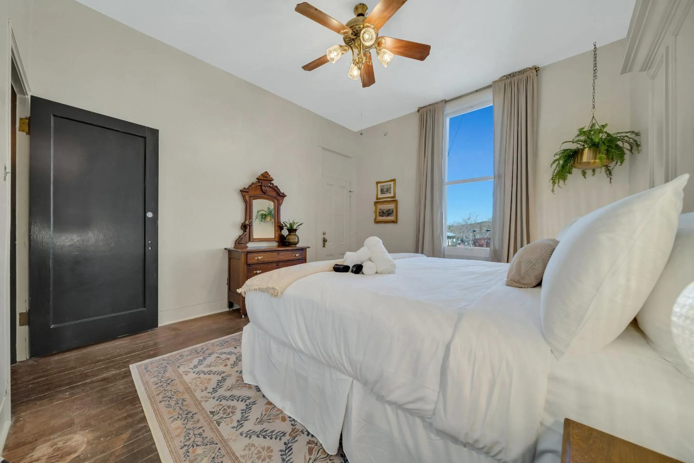 Bedroom, Bed in The Historic Grand Canyon Hotel