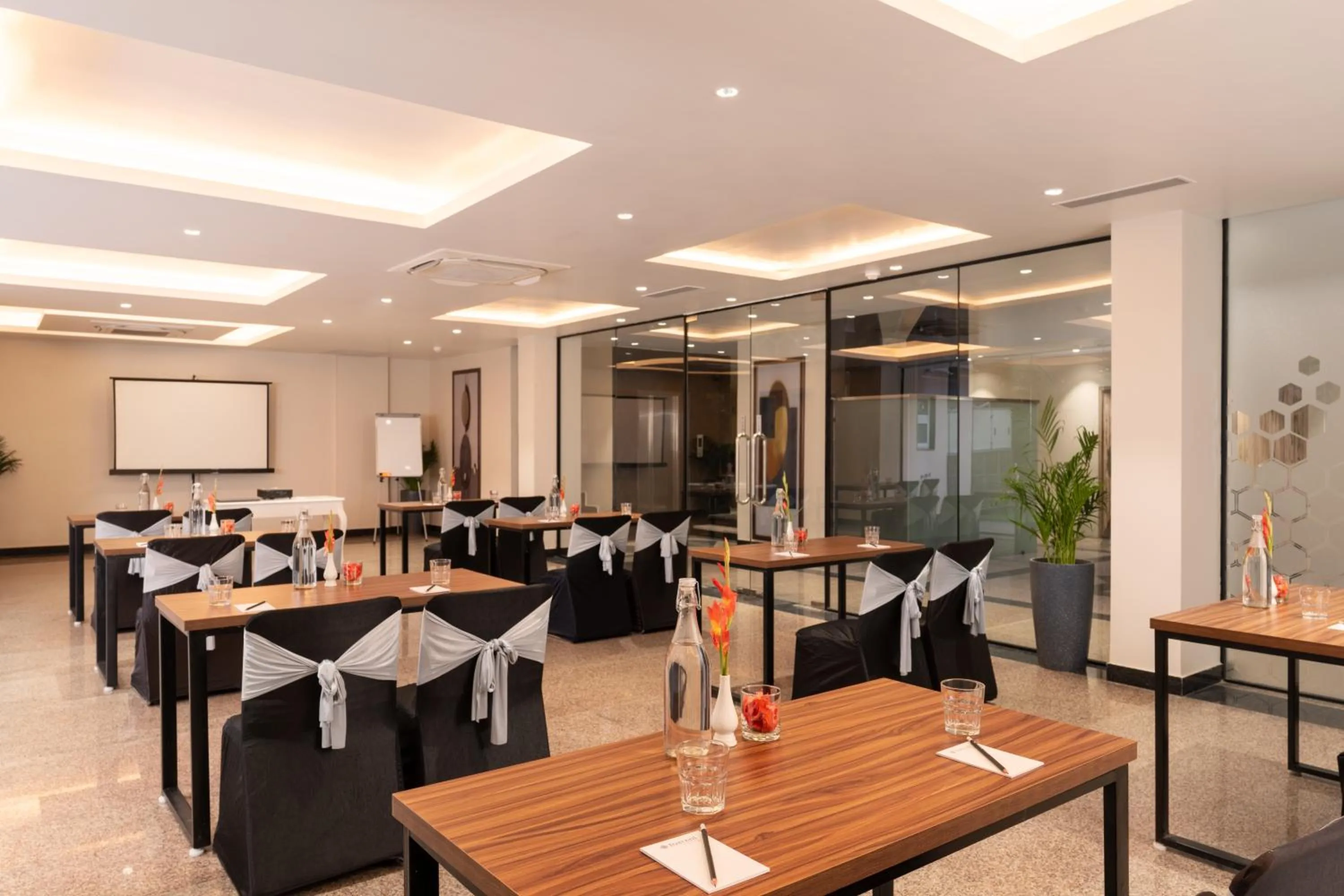 Meeting/conference room in Foxtrail, Sector 42 - AM Hotel Kollection