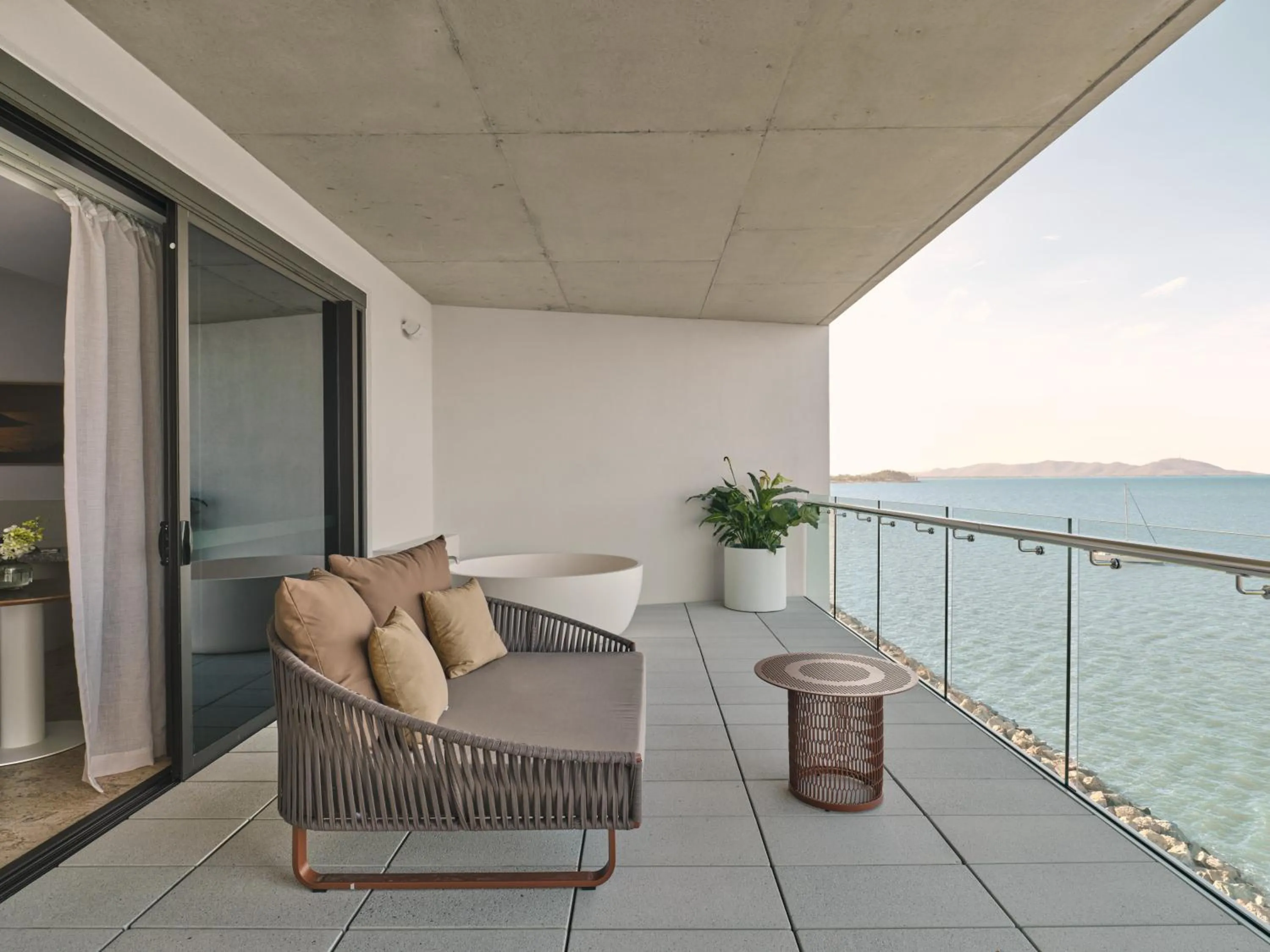 Restaurant/places to eat in Ardo