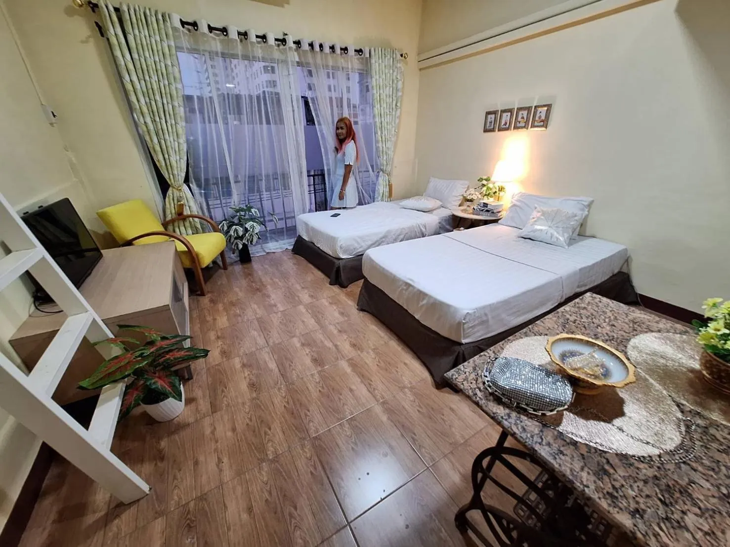 Photo of the whole room, Bed in EZ Sleep @ Ratchada 19