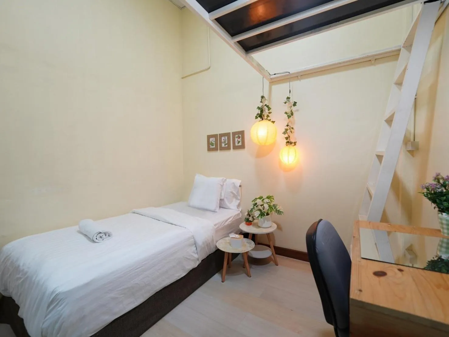 Bed in EZ Sleep @ Ratchada 19