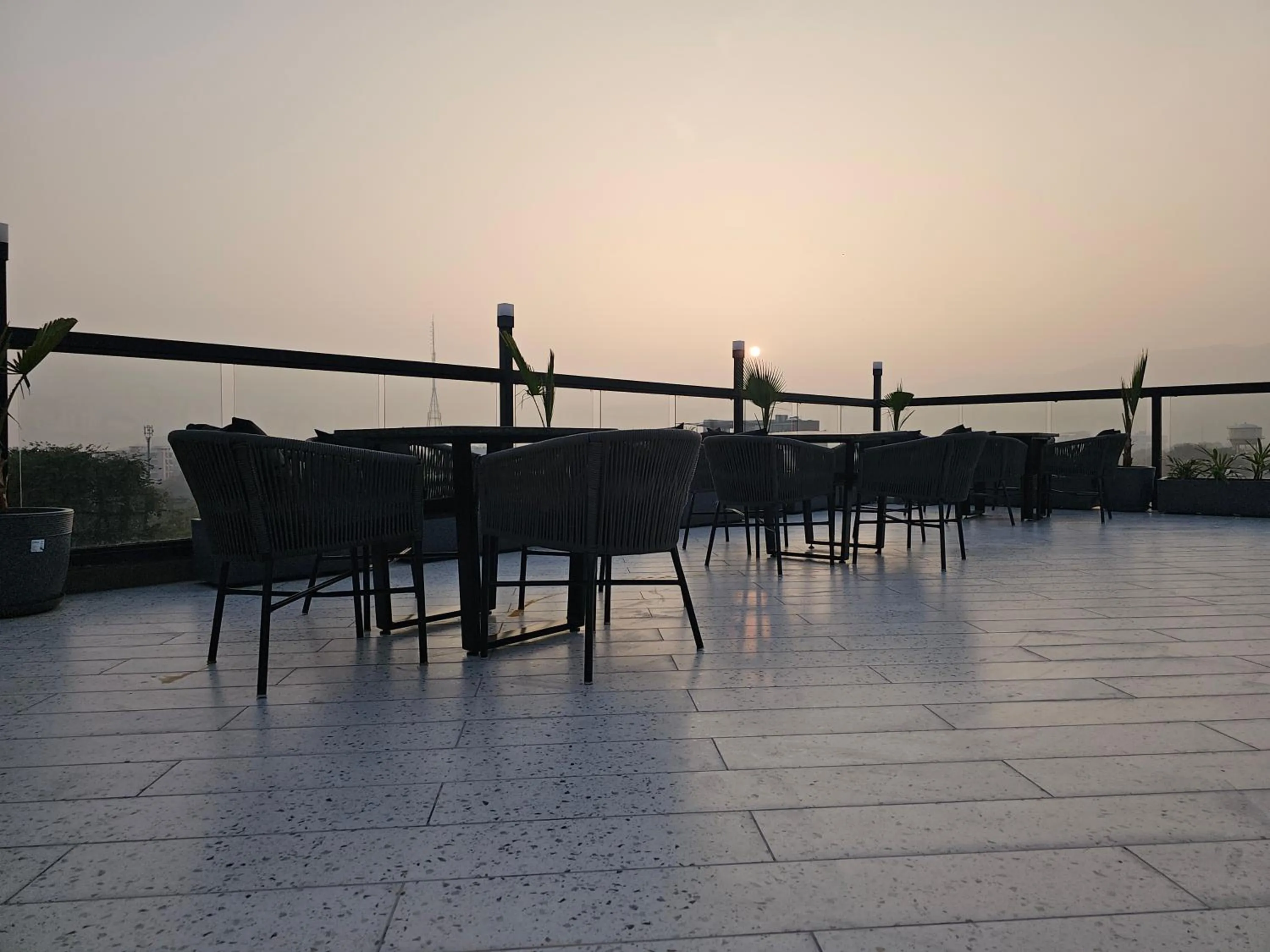 Restaurant/places to eat in Hotel Alwar Royals