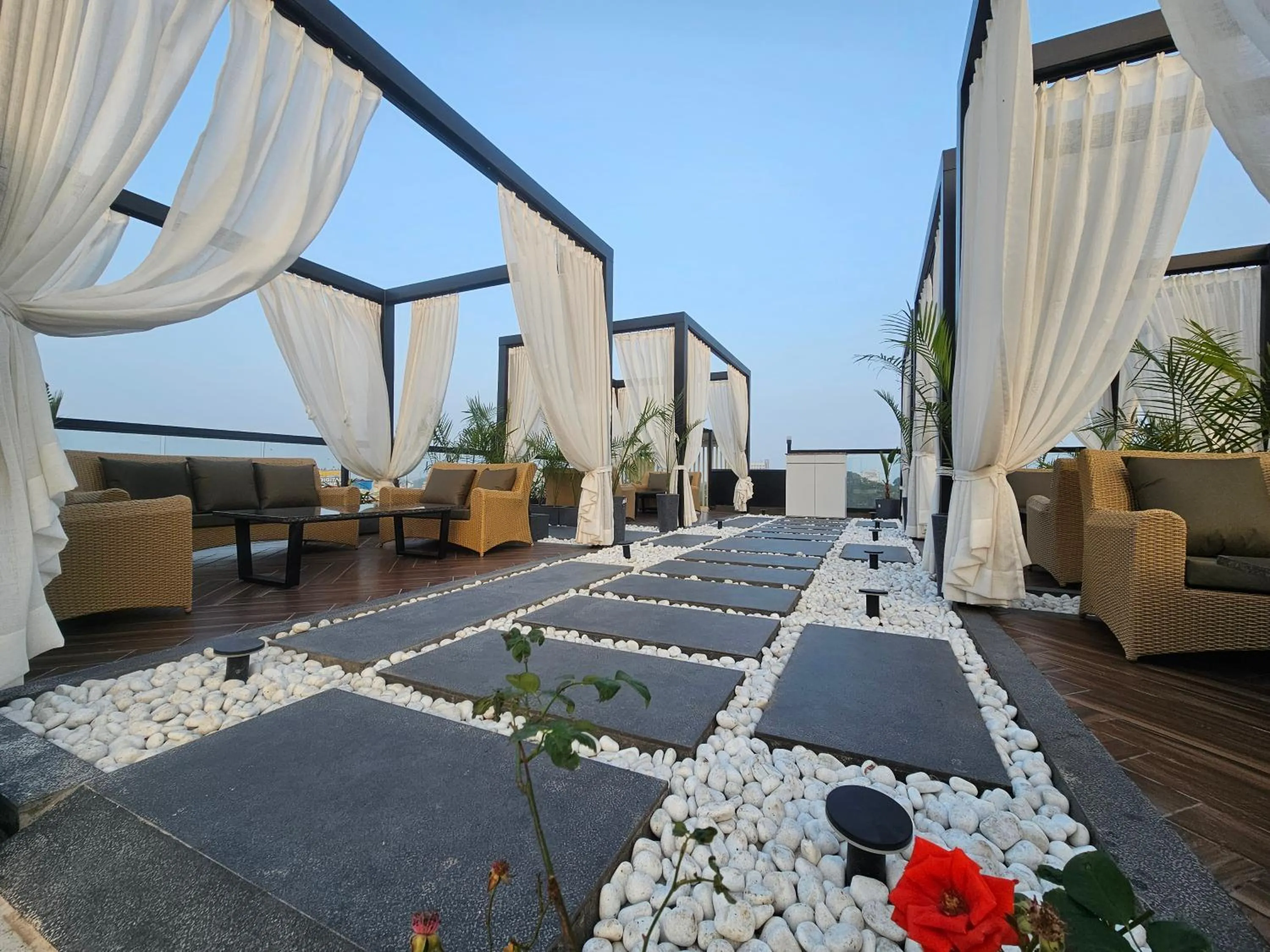 Restaurant/places to eat in Hotel Alwar Royals