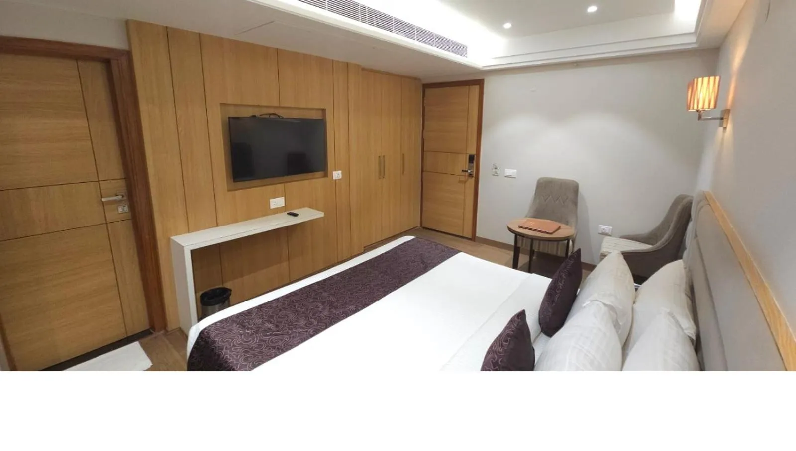 Photo of the whole room, Bed in Hotel Alwar Royals