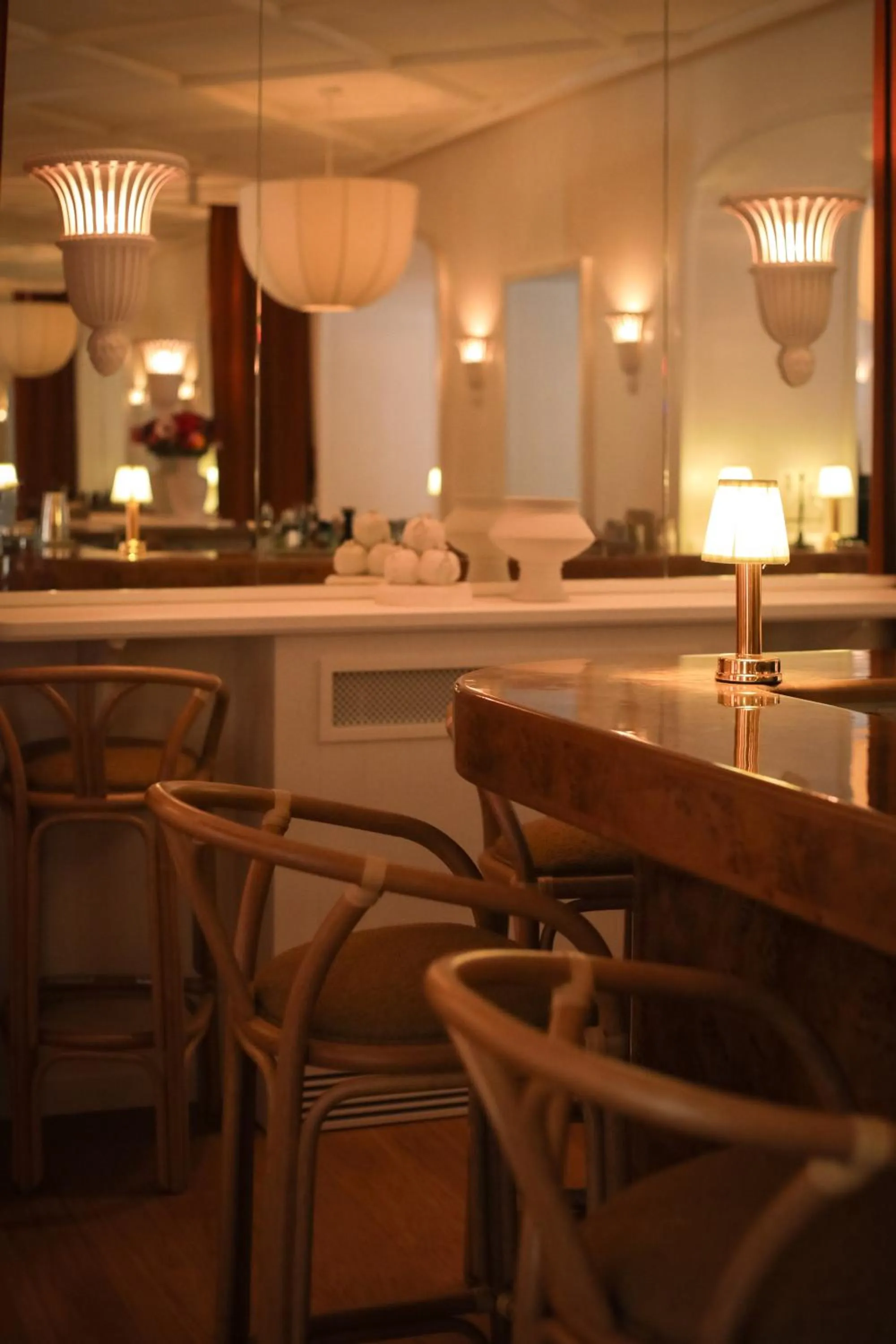 Lounge or bar in LILOU