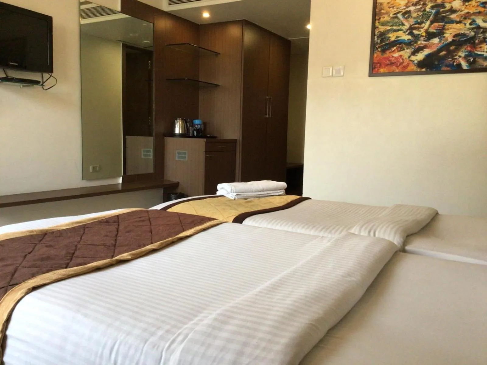 Communal lounge/ TV room, Bed in IVY Studio