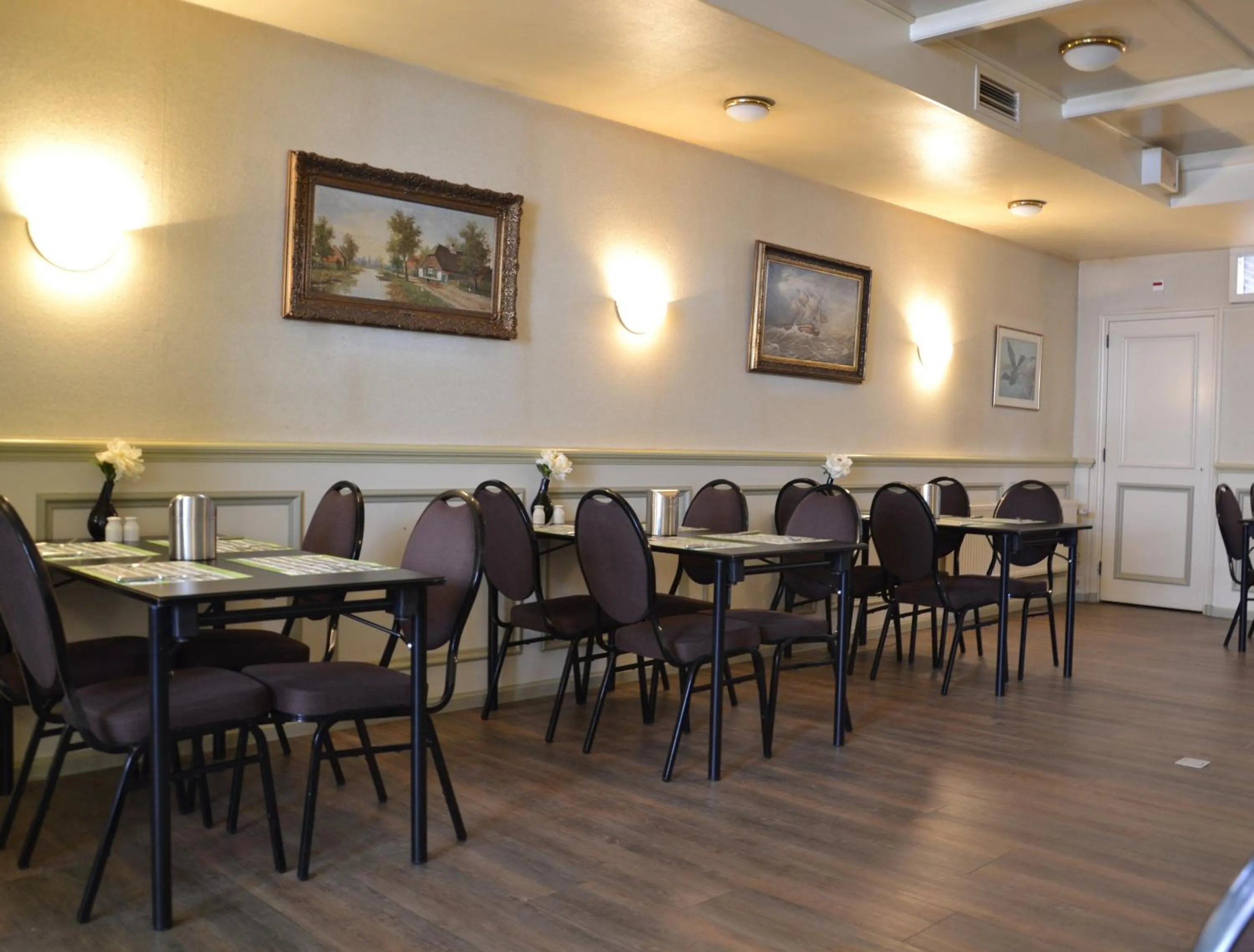 Restaurant/places to eat in Fletcher Hotel De Zalm