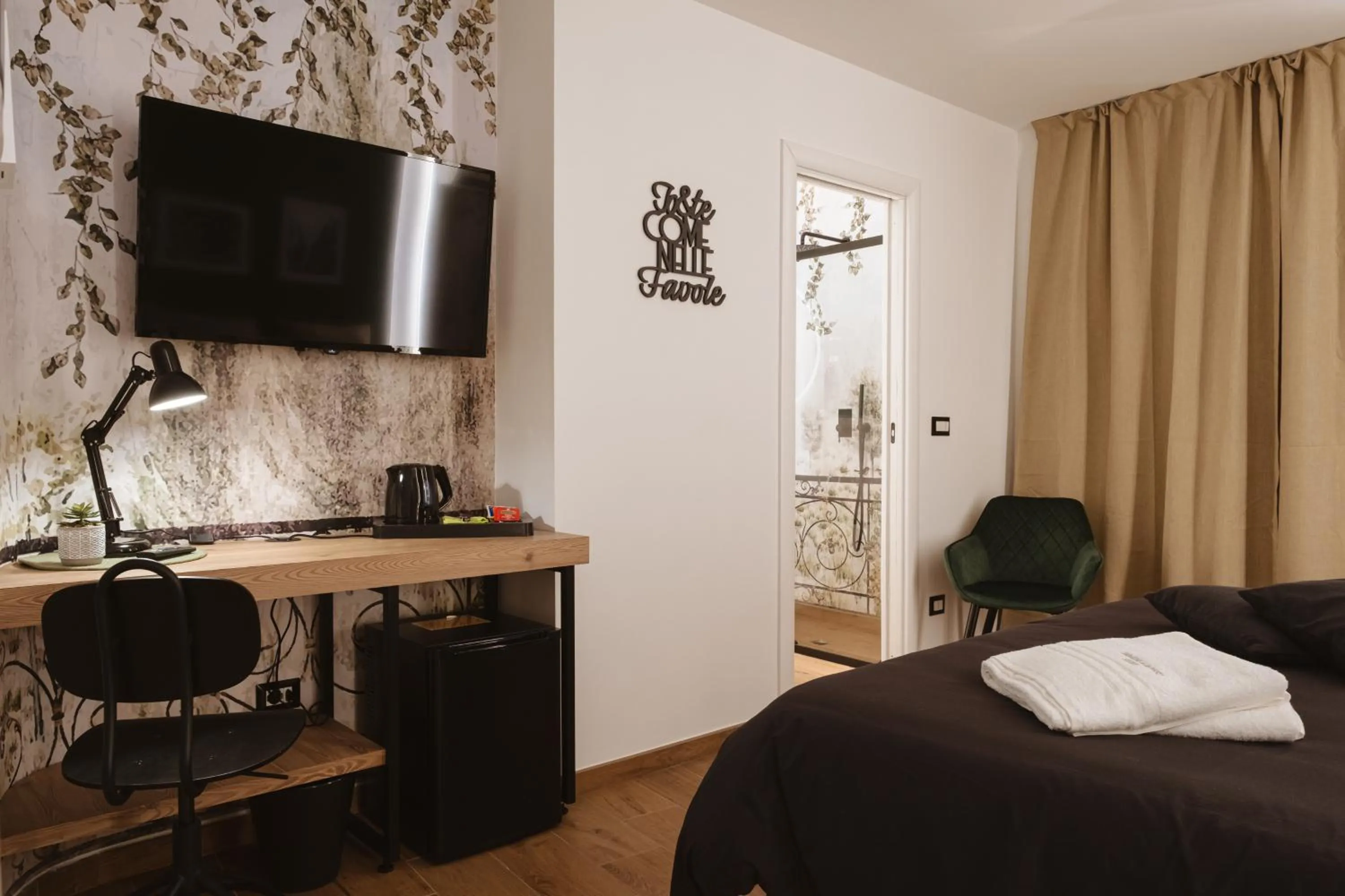 TV and multimedia, Bed in ALBERGO DIFFUSO Dimora Rossi Charme B&B