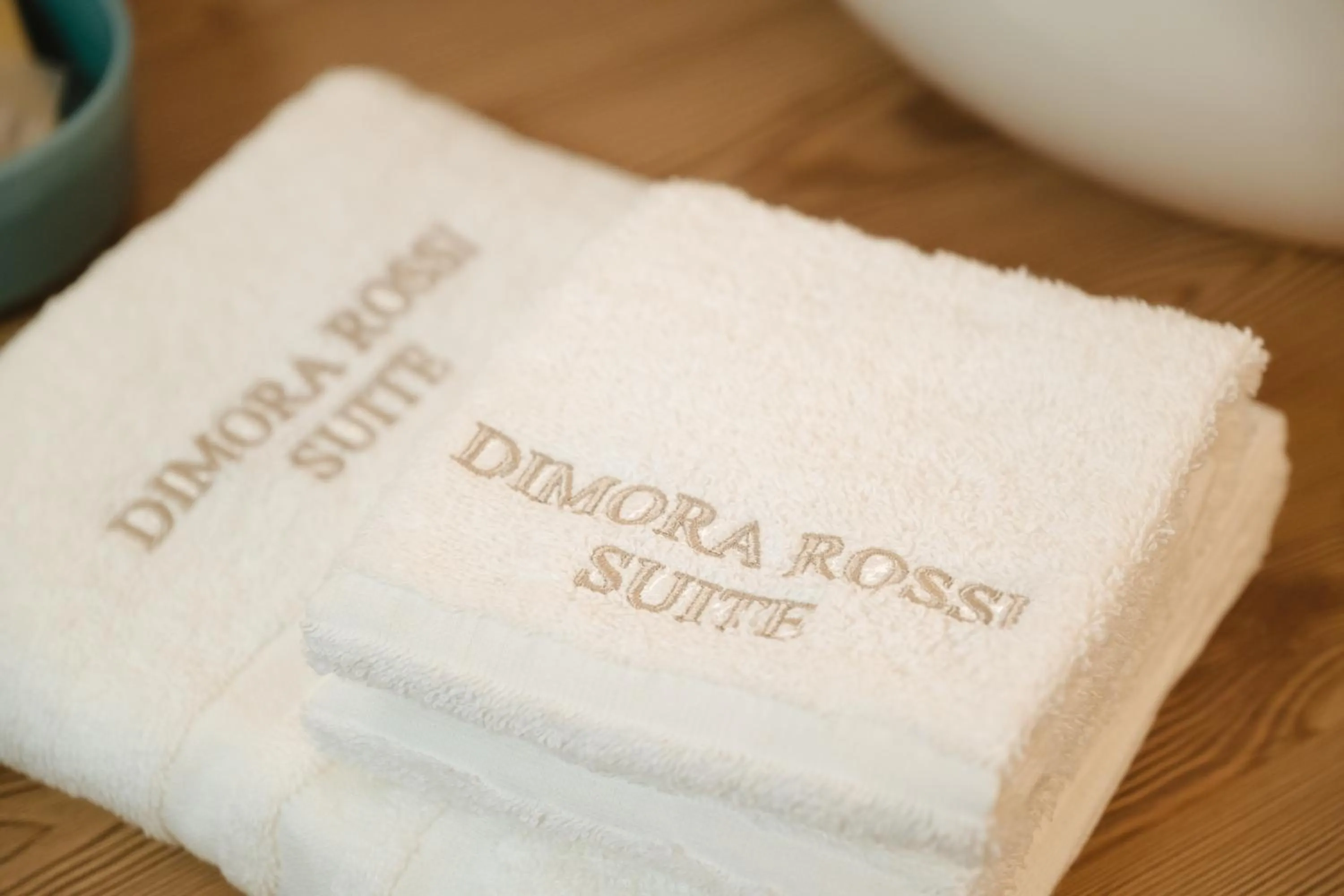 towels in ALBERGO DIFFUSO Dimora Rossi Charme B&B