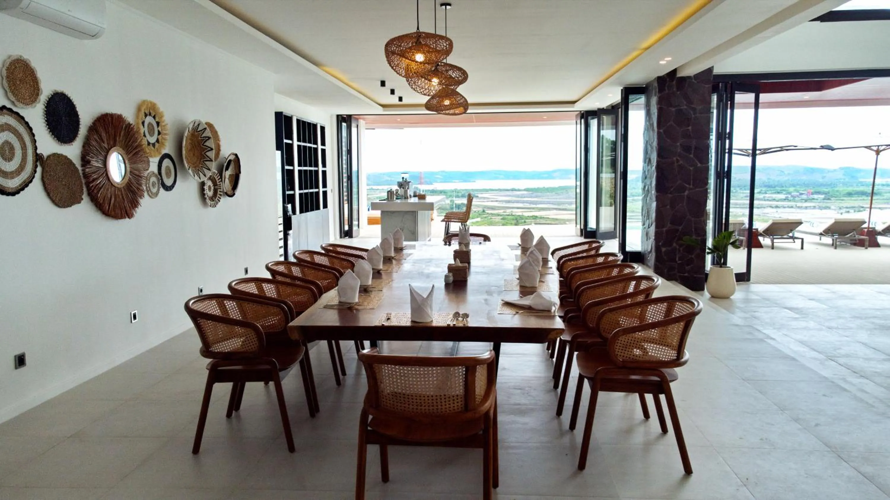 Restaurant/places to eat in VILLA VALITO