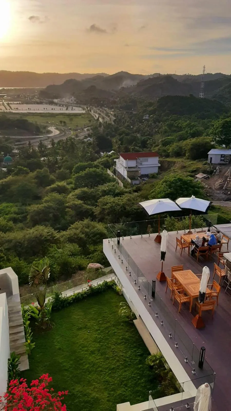 Restaurant/places to eat in VILLA VALITO