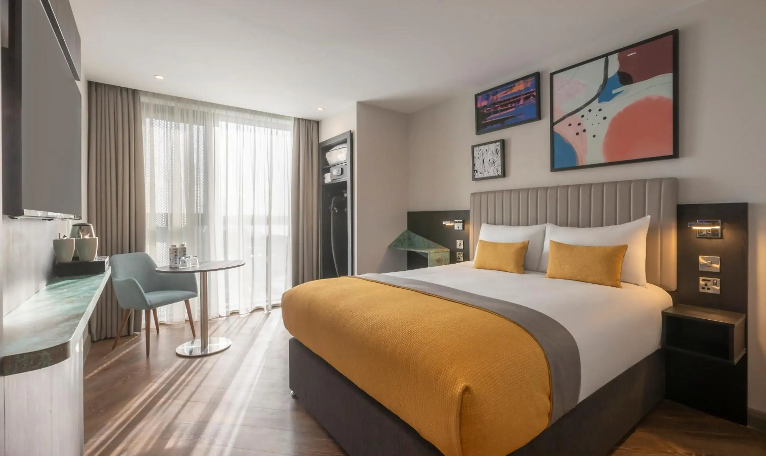 Deluxe Double Room in Maldron Hotel Liverpool City Centre Deluxe Double Room in Maldron Hotel Liverpool City Centre