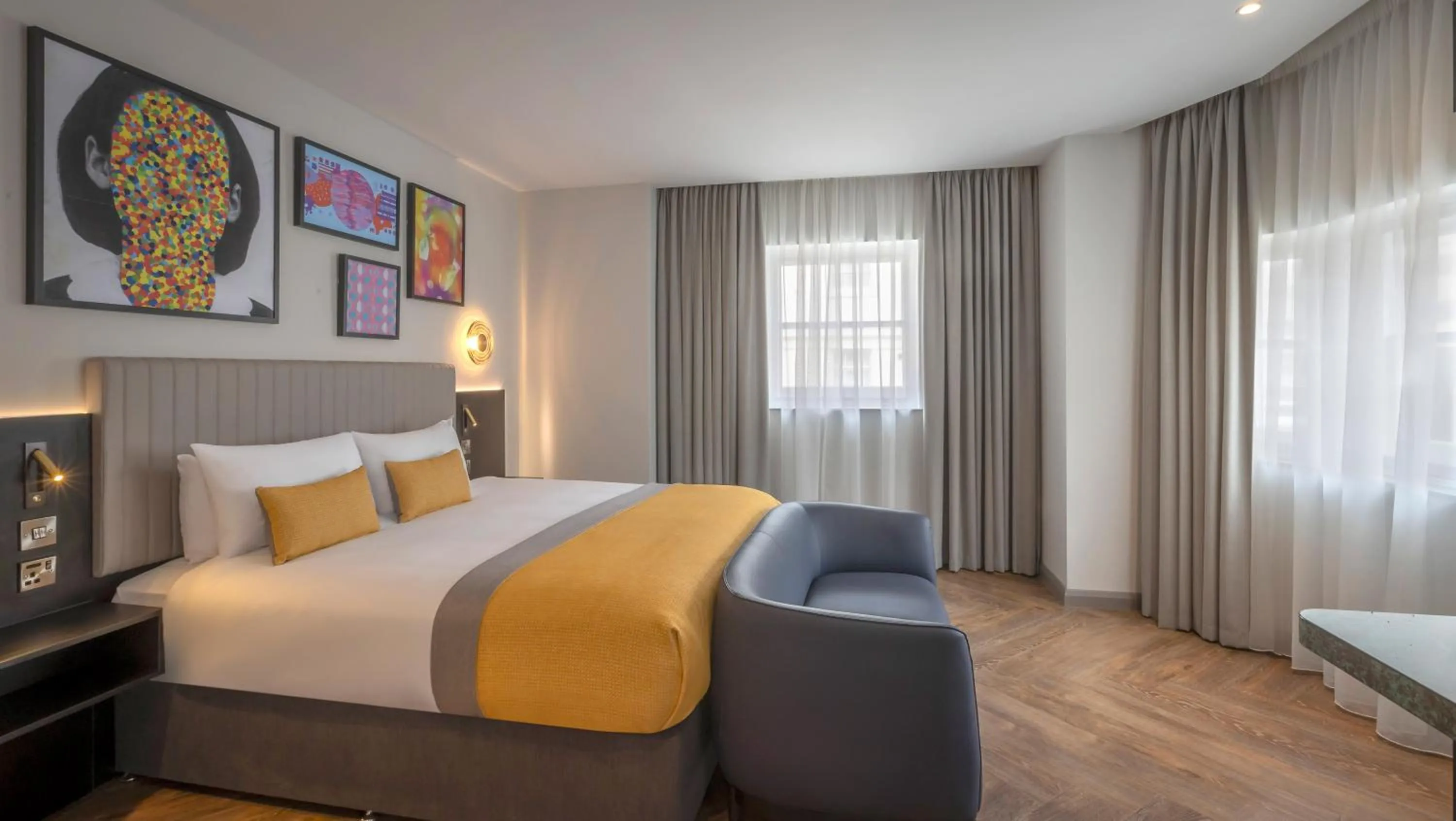 Bed in Maldron Hotel Brighton City Centre