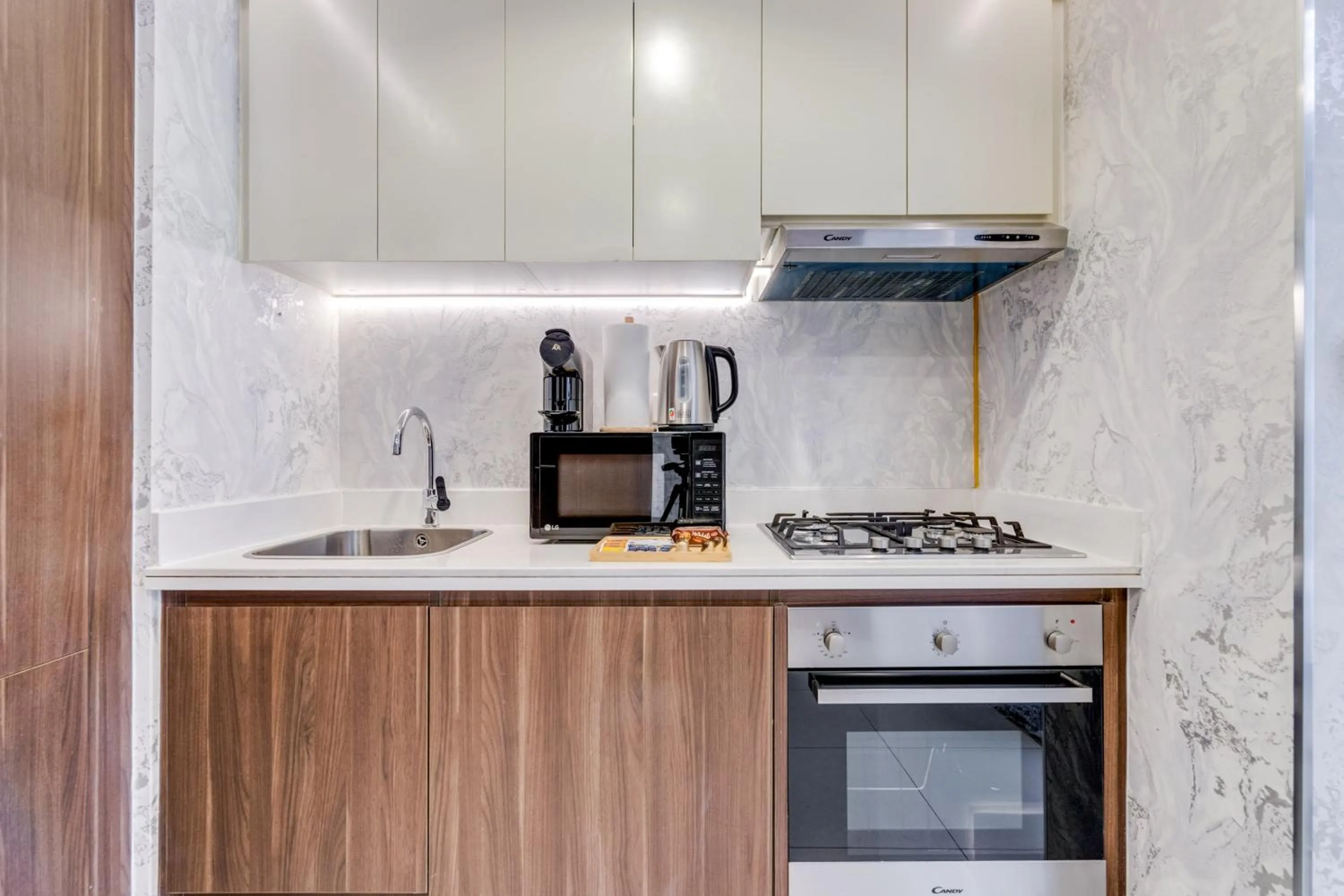 Kitchen or kitchenette in GLOBALSTAY. Luxury Apartments Near The Dubai Canal