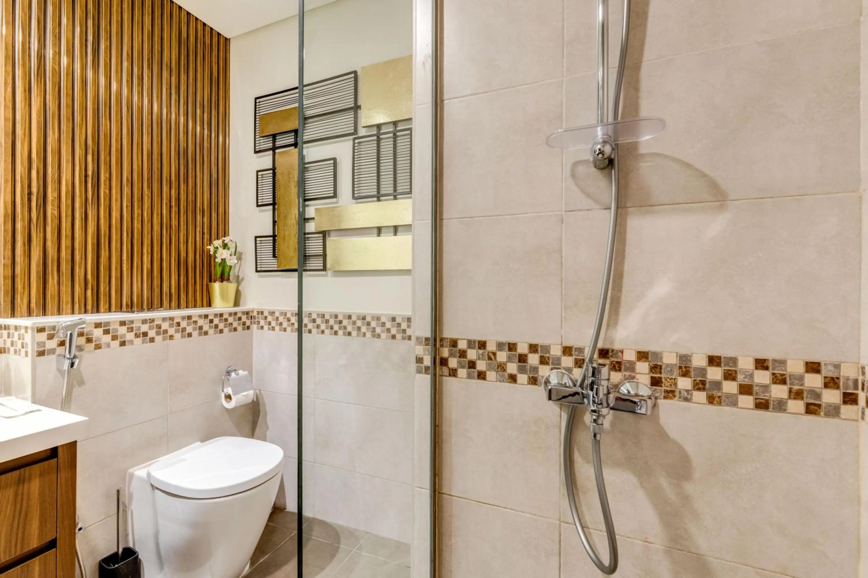Shower in GLOBALSTAY. Luxury Apartments Near The Dubai Canal