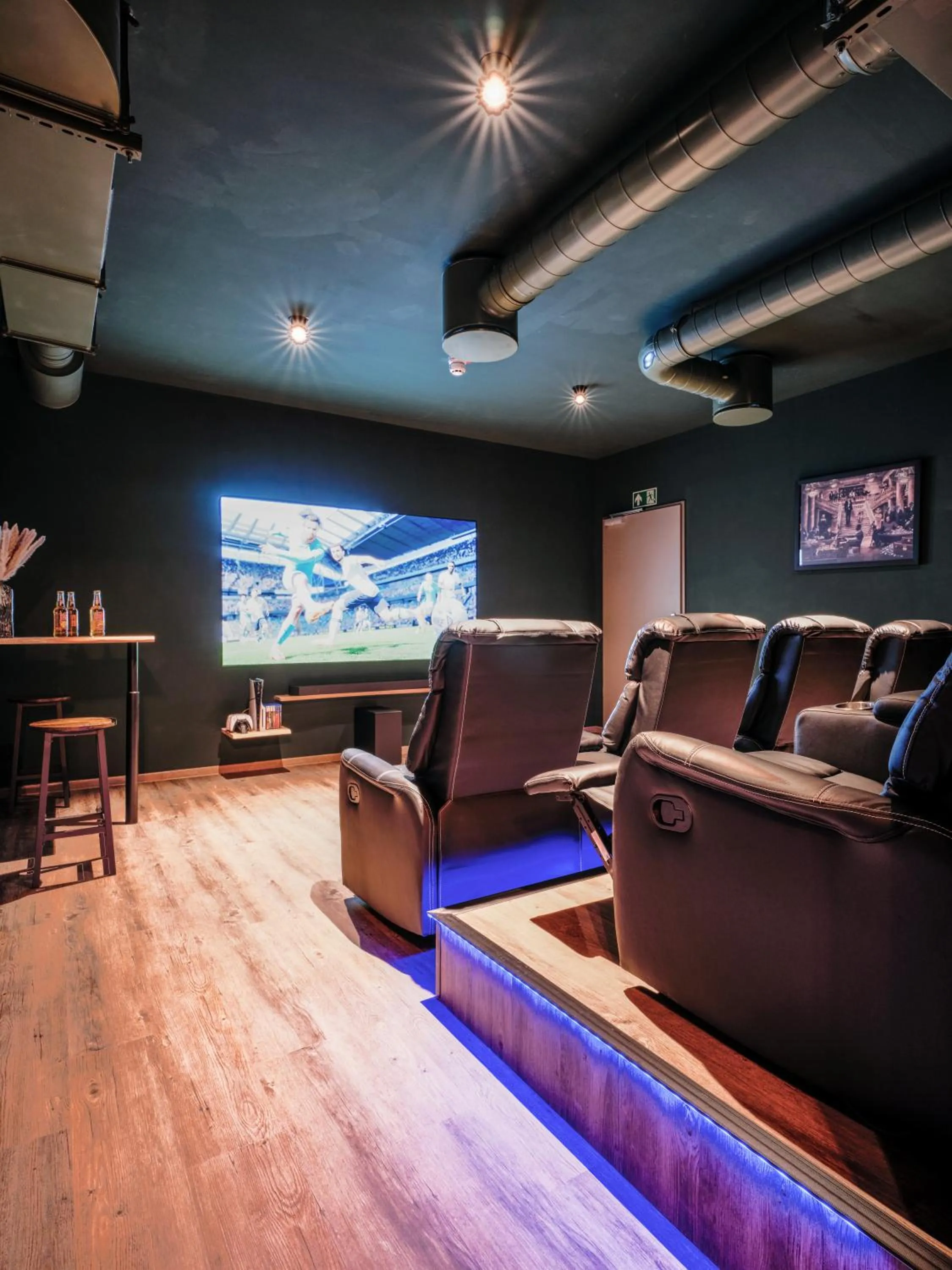 Communal lounge/ TV room in Hannover - PHIL & MAX Hotels und Apartments Messe