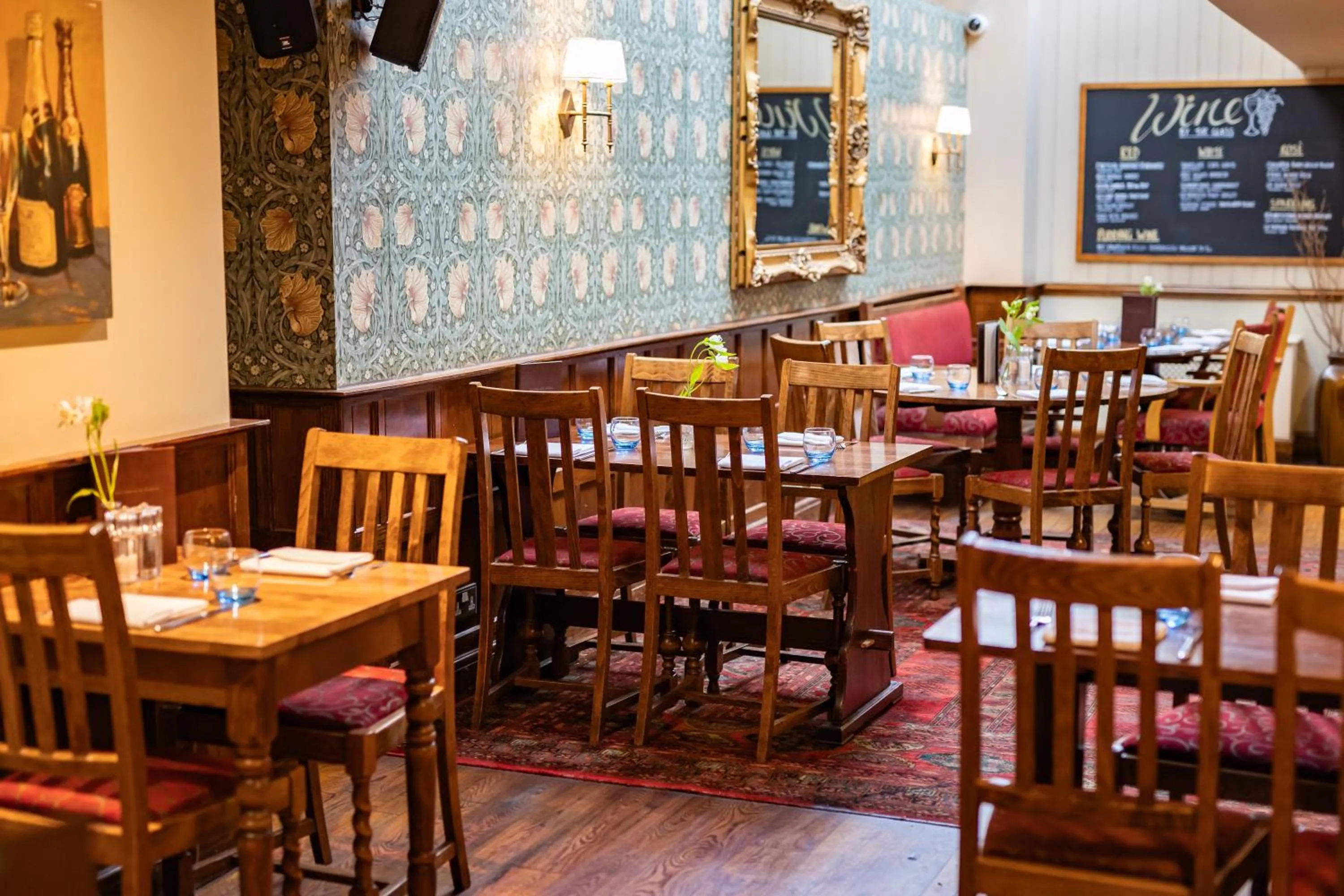 Restaurant/places to eat in The Red Lion Hotel