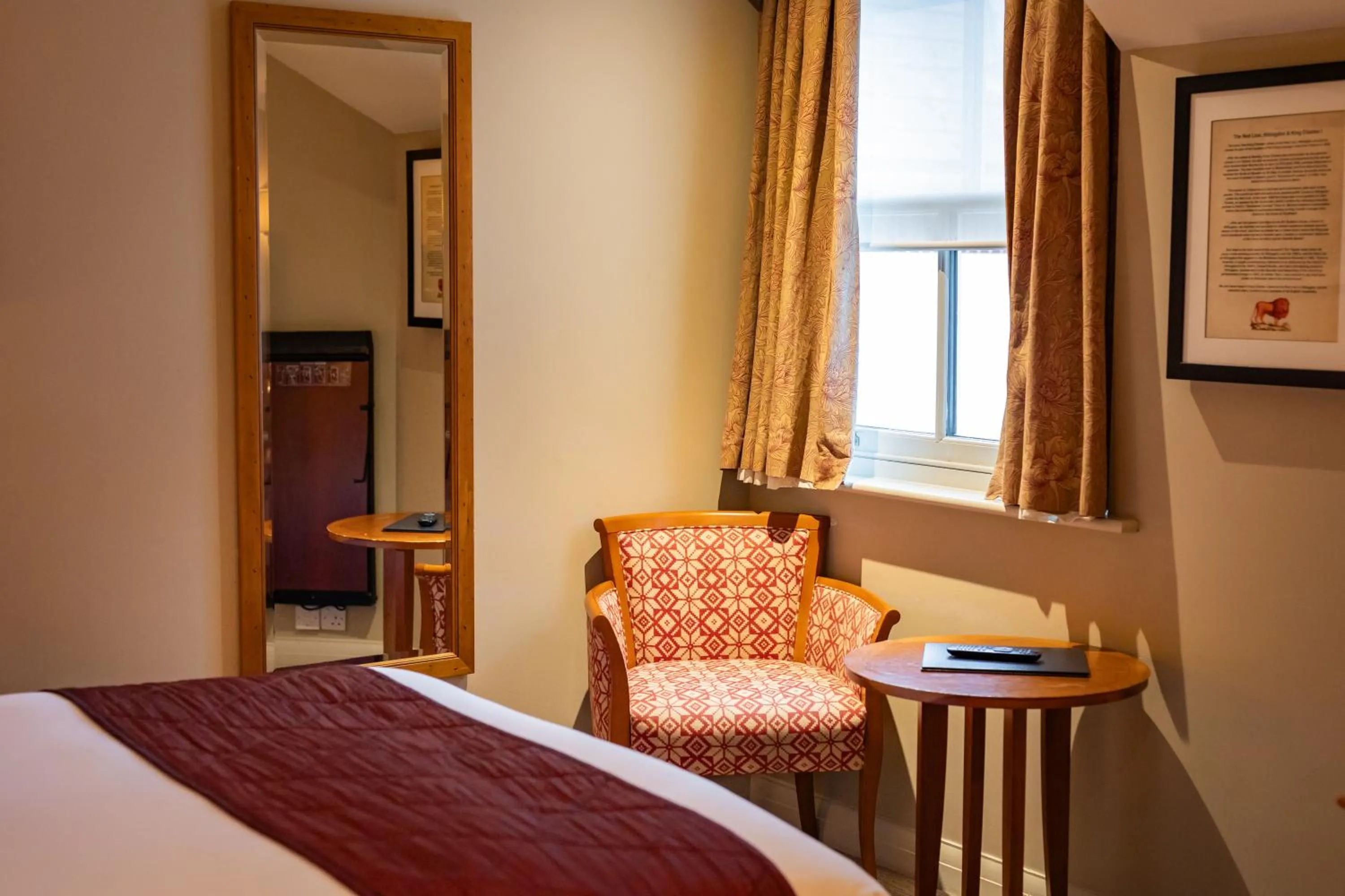 Bed in The Red Lion Hotel