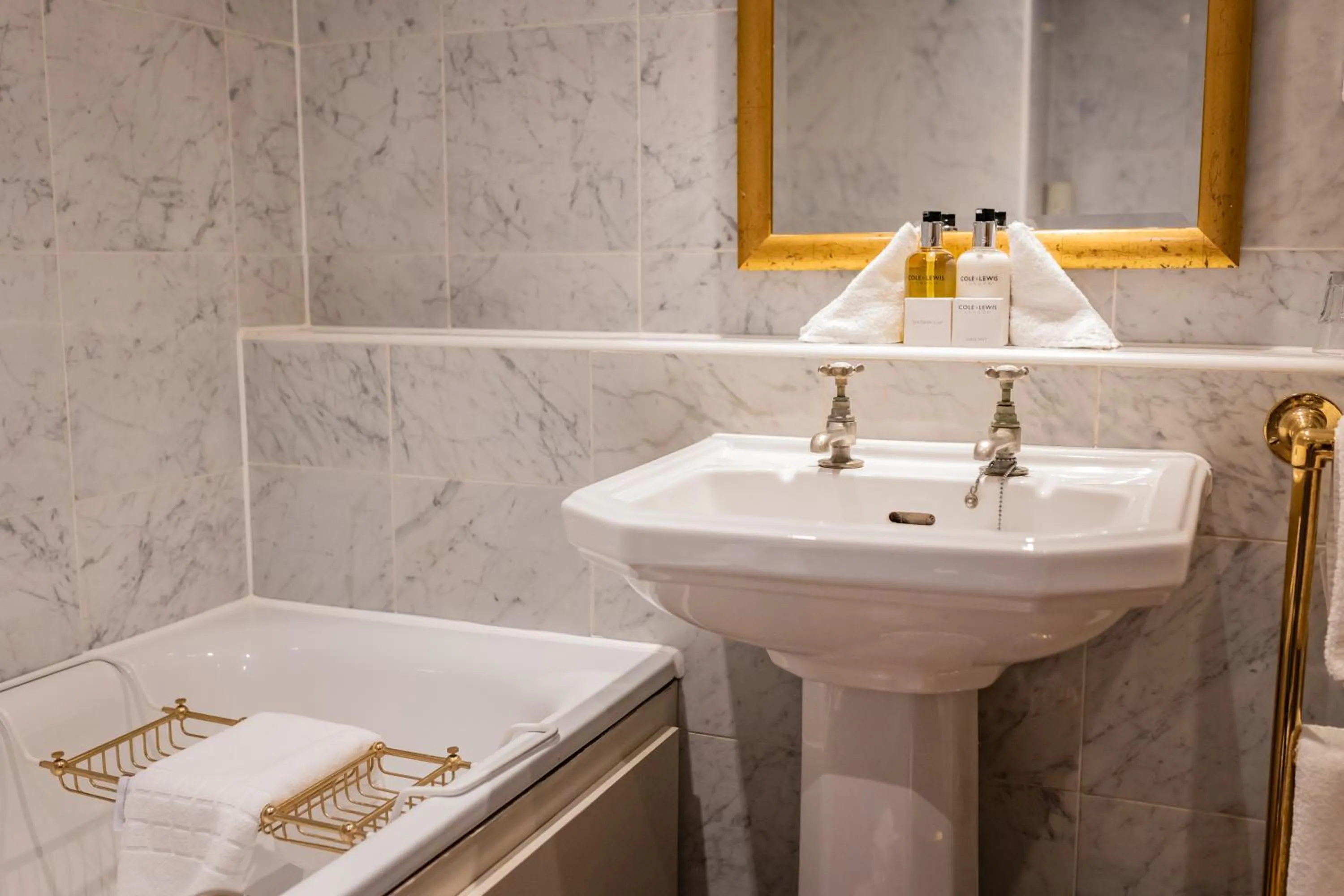 Bathroom in The Red Lion Hotel