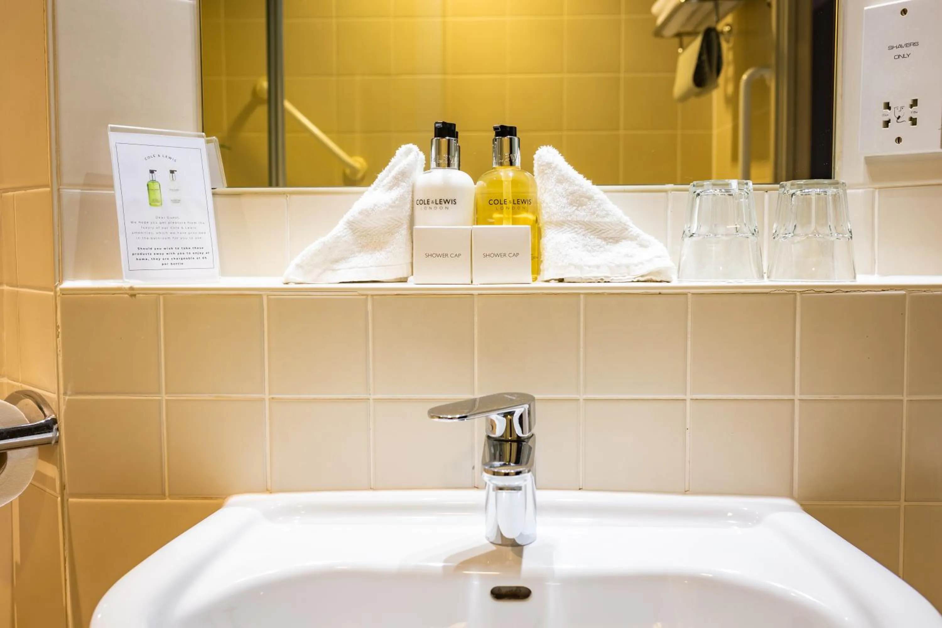 Bathroom in The Red Lion Hotel
