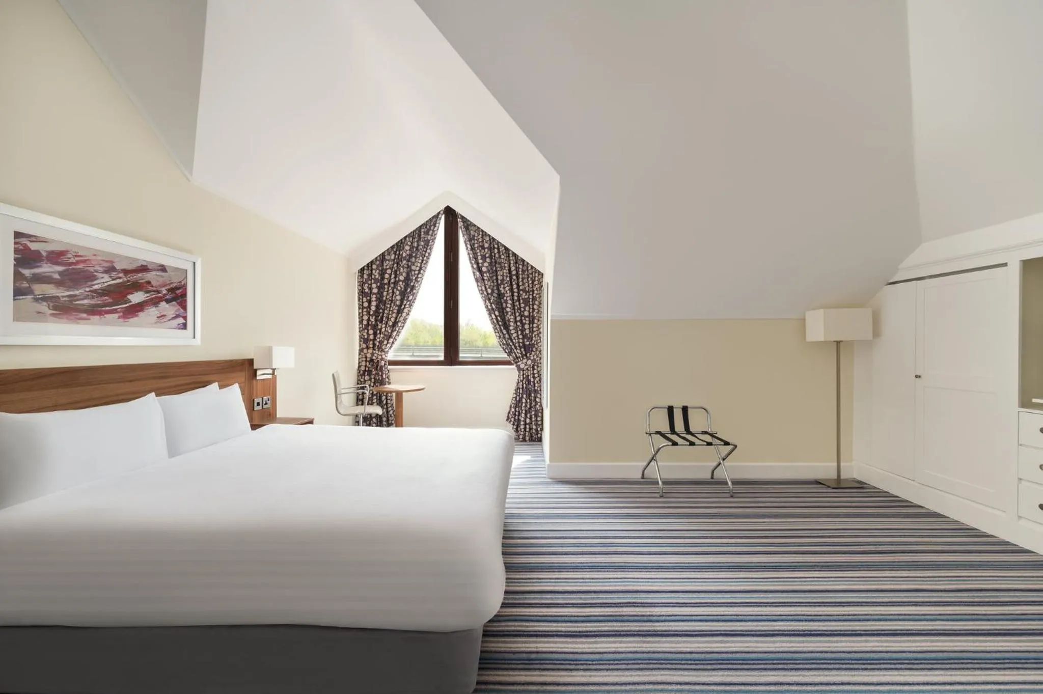 Photo of the whole room, Bed in Holiday Inn Glasgow - East Kilbride by IHG