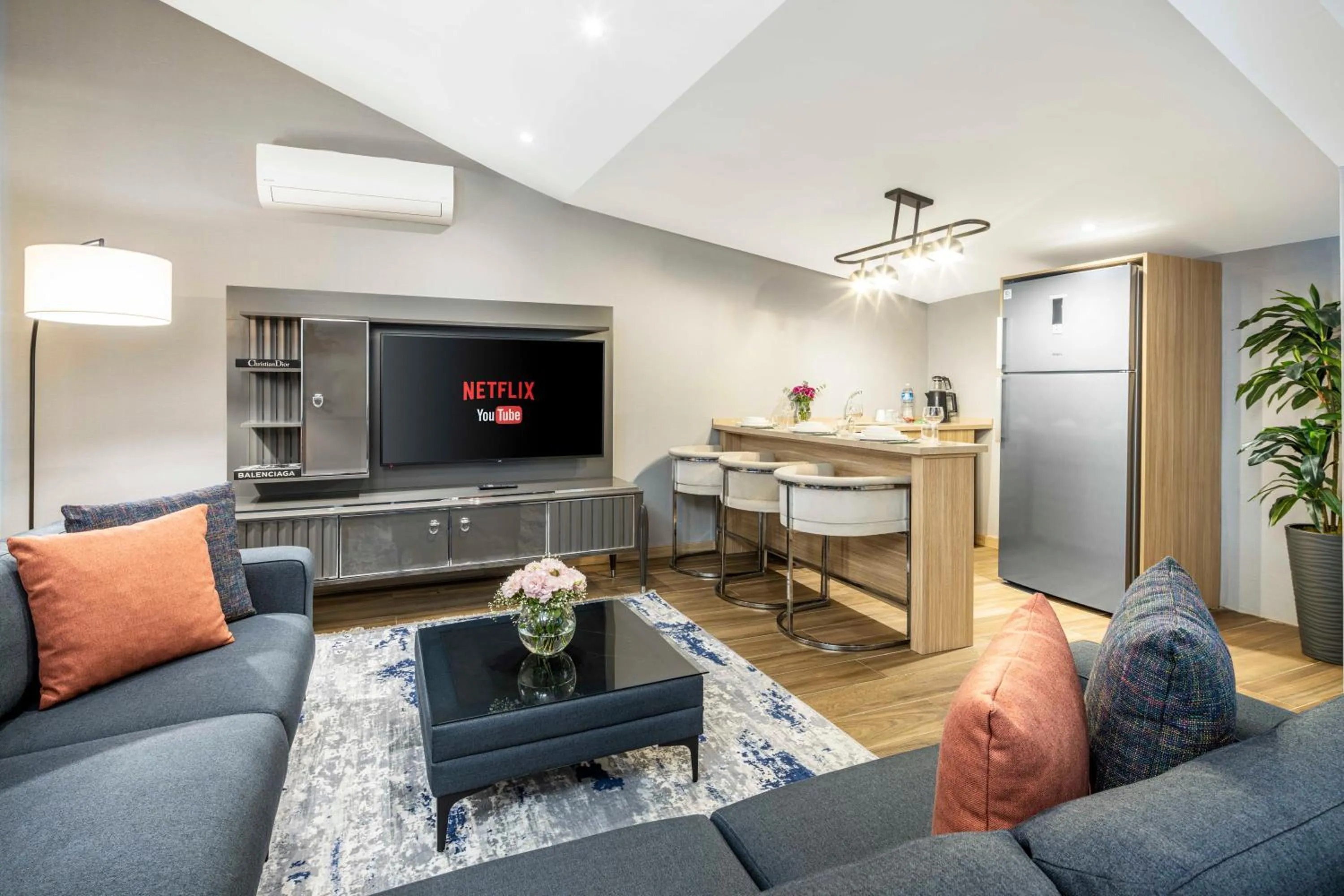 Kitchen or kitchenette in The Capri Hotel Osmanbey