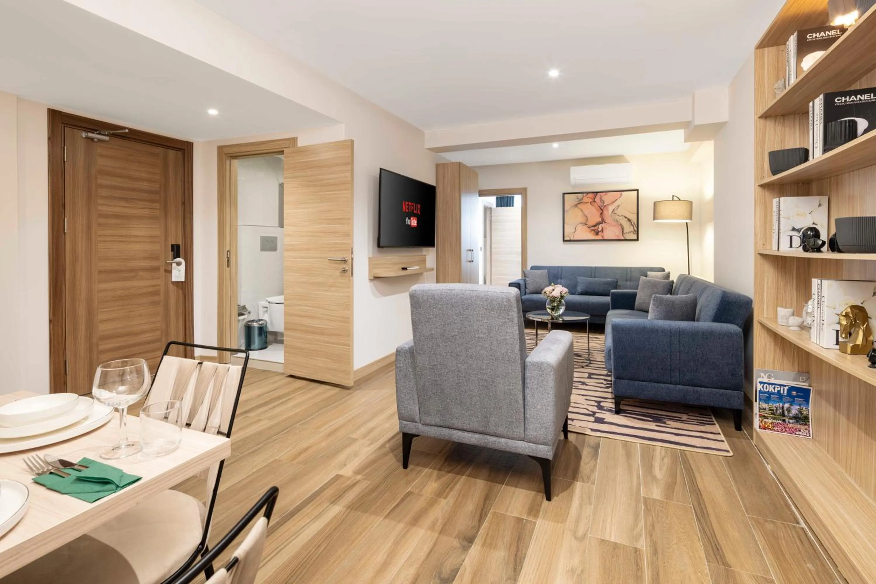 Library in The Capri Hotel Osmanbey