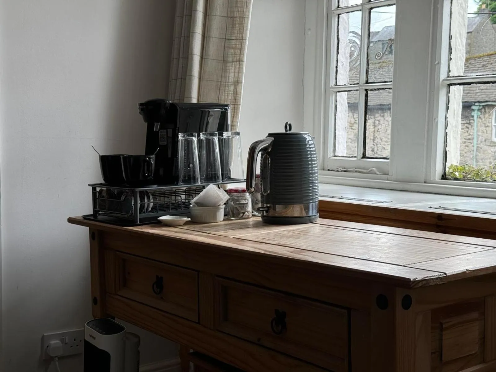 Coffee/tea facilities in The George Inn at Tideswell