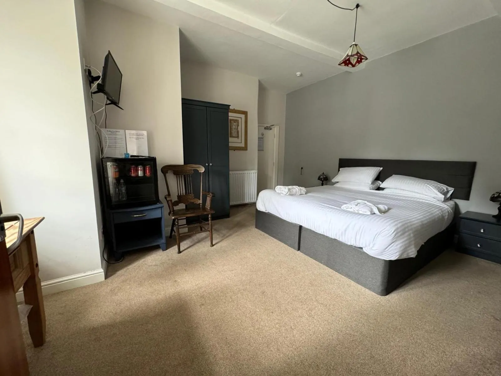 Bed in The George Inn at Tideswell