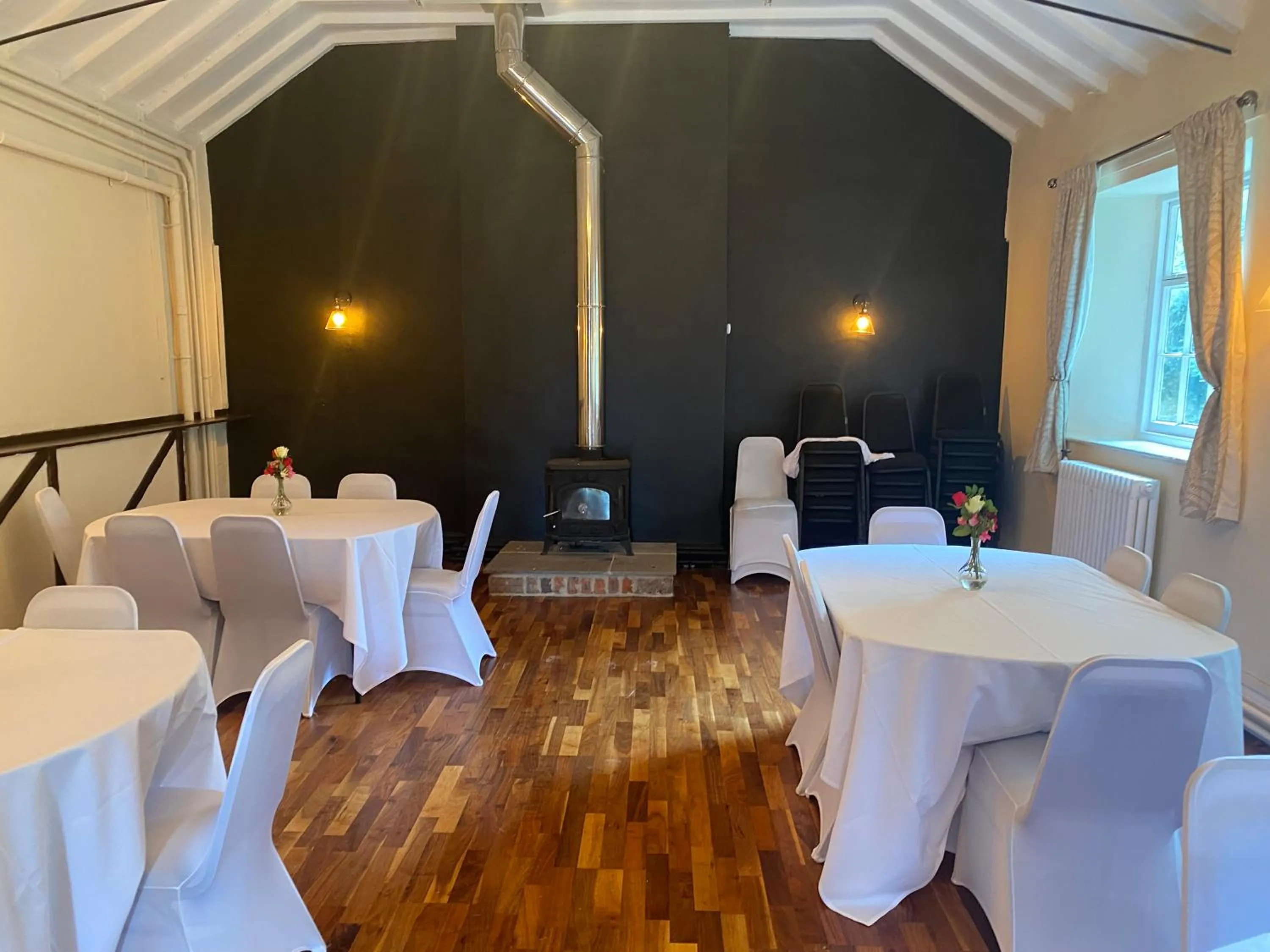 Property building in The George Inn at Tideswell