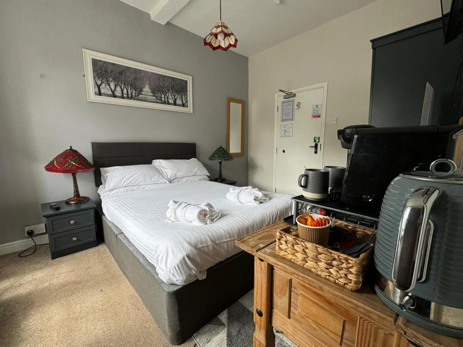 Bed in The George Inn at Tideswell