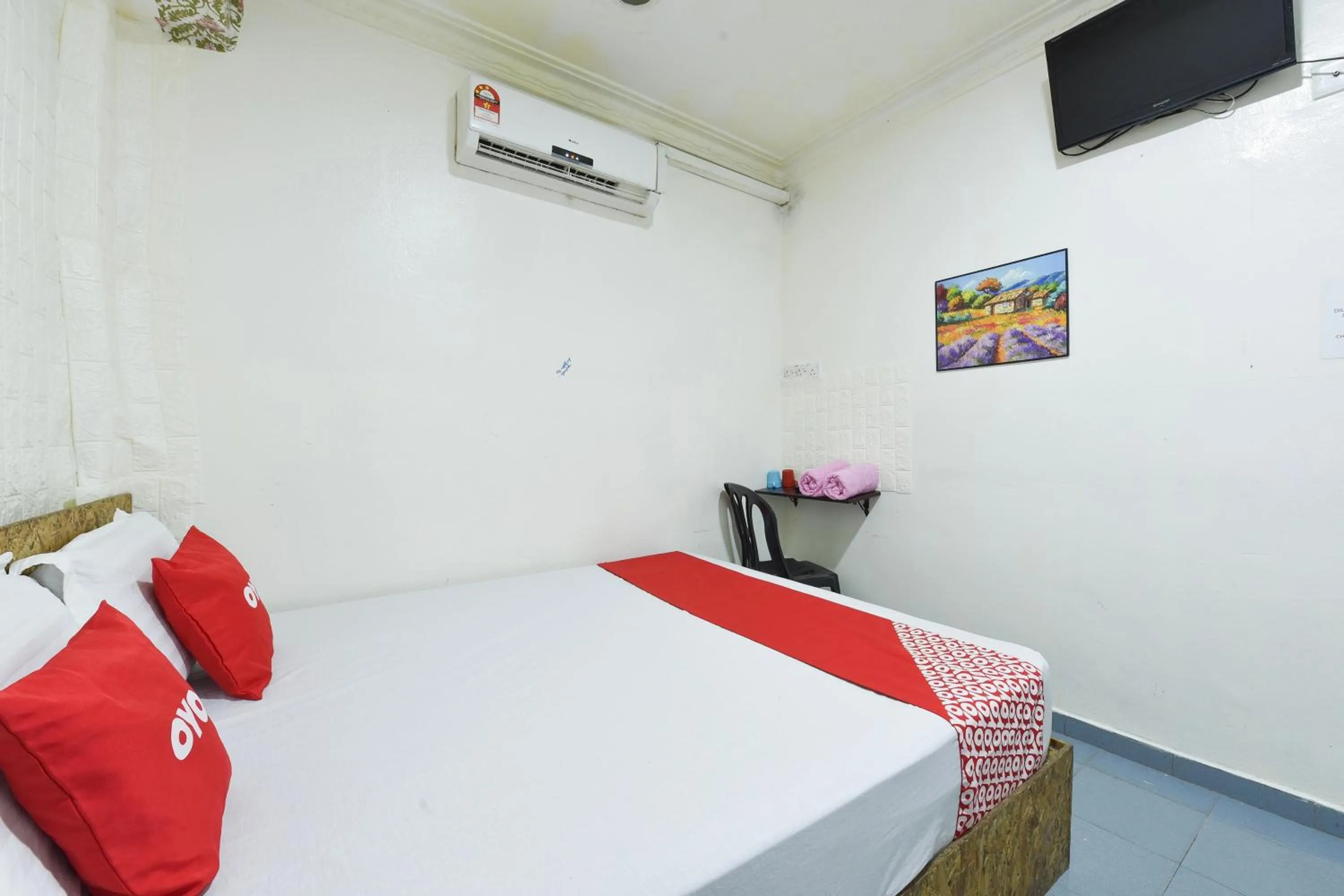 Bedroom, Bed in Hotel O Indah