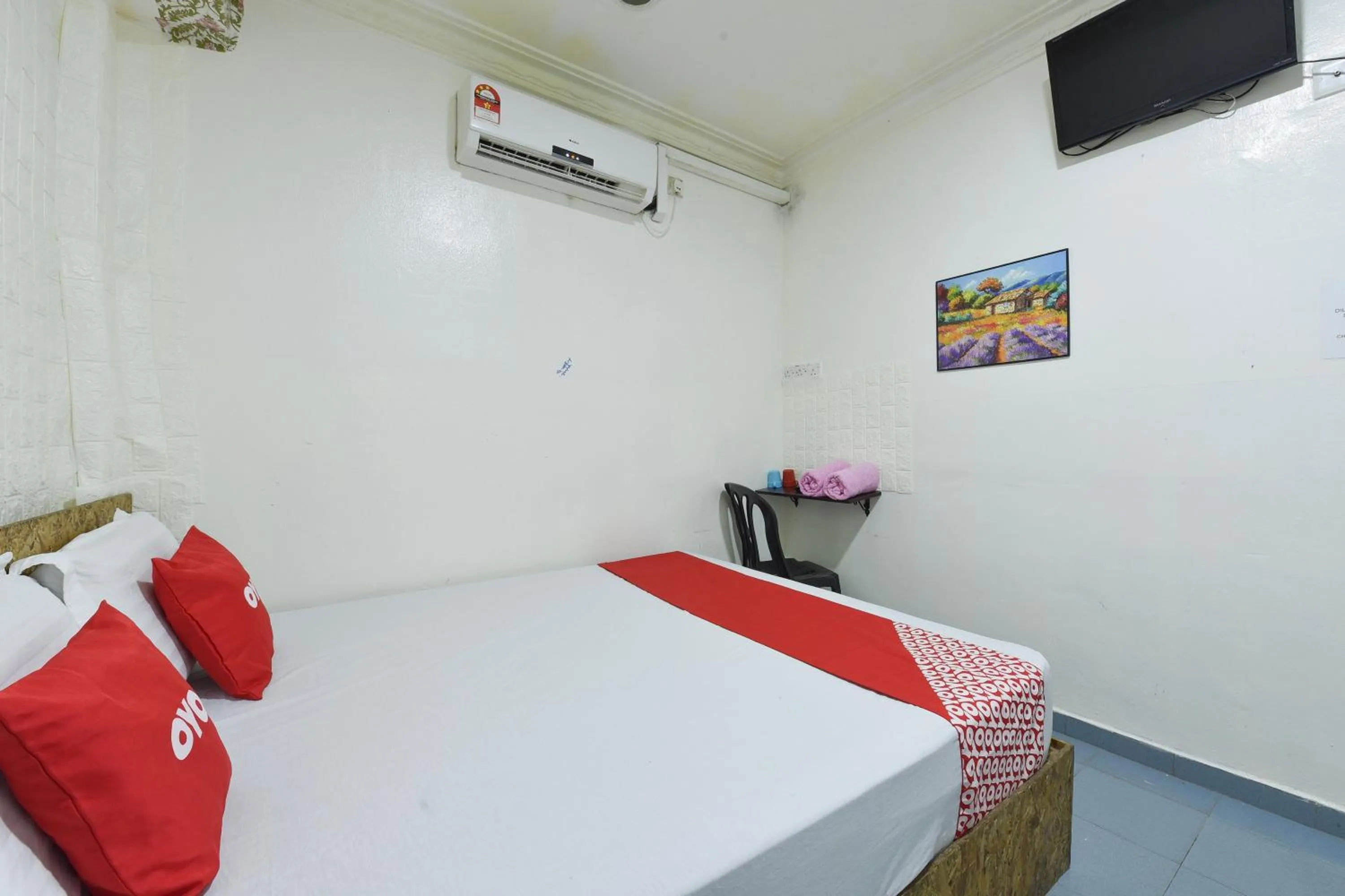 Bedroom, Bed in Hotel O Indah