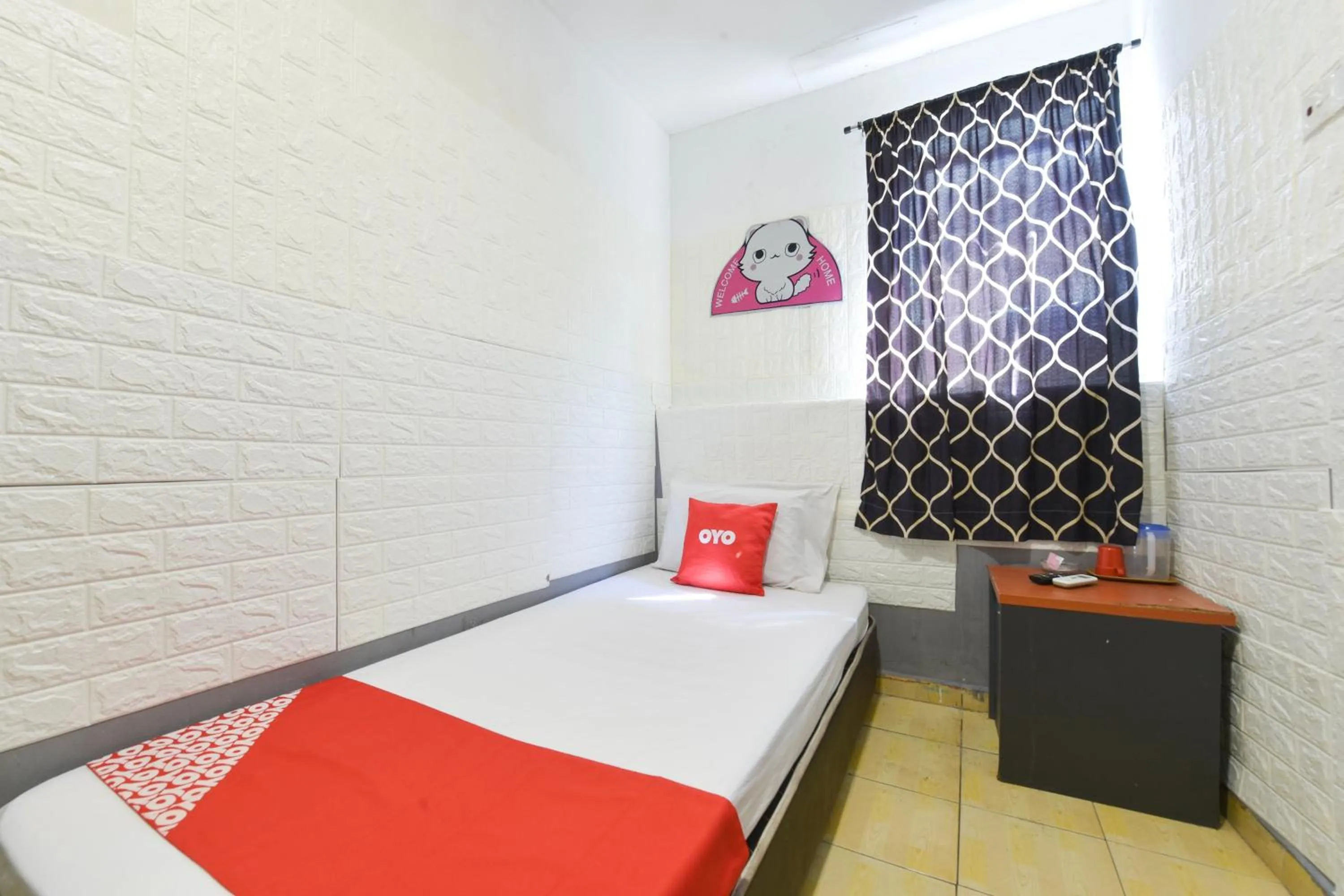 Bedroom, Bed in Hotel O Indah