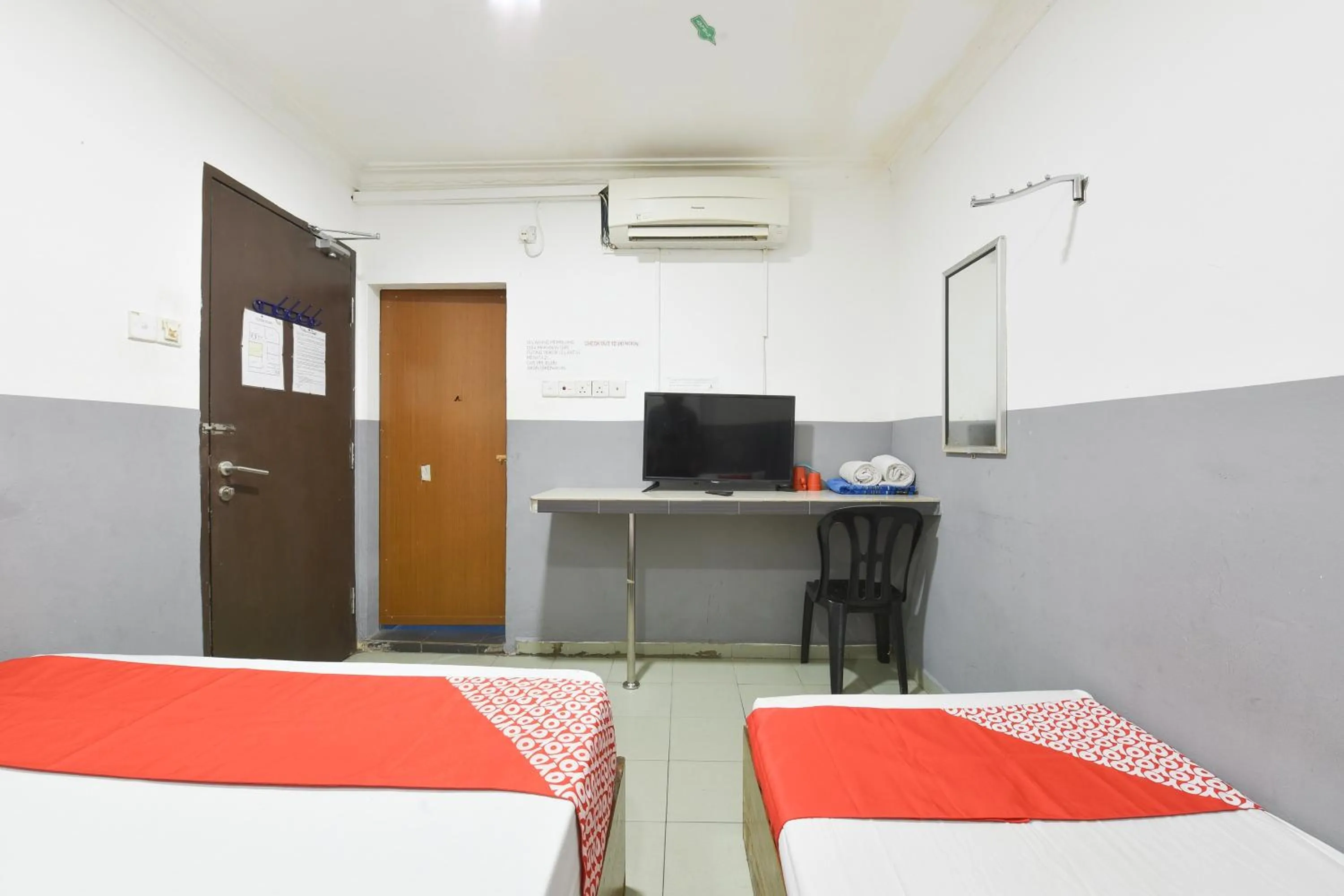 Bedroom, Bed in Hotel O Indah