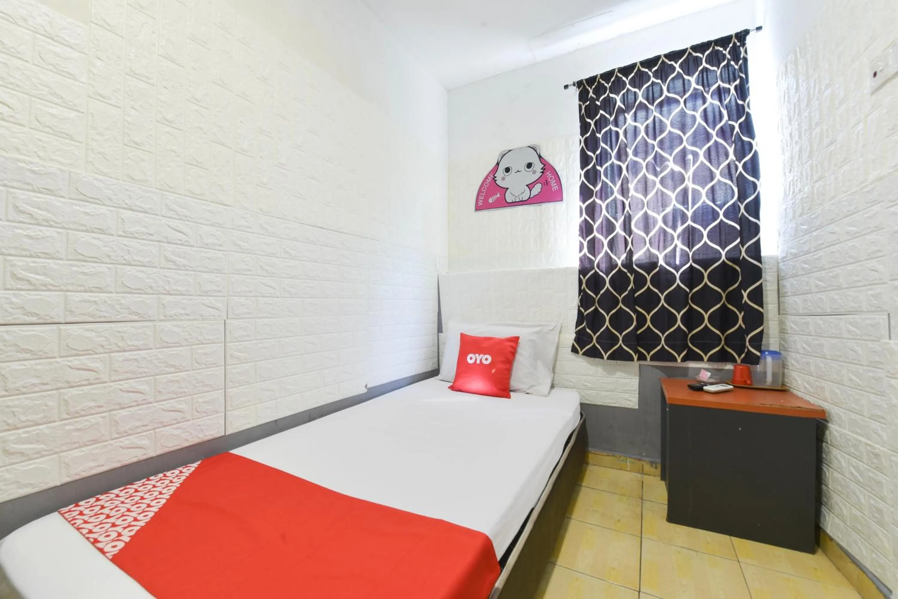 Bedroom, Bed in Hotel O Indah