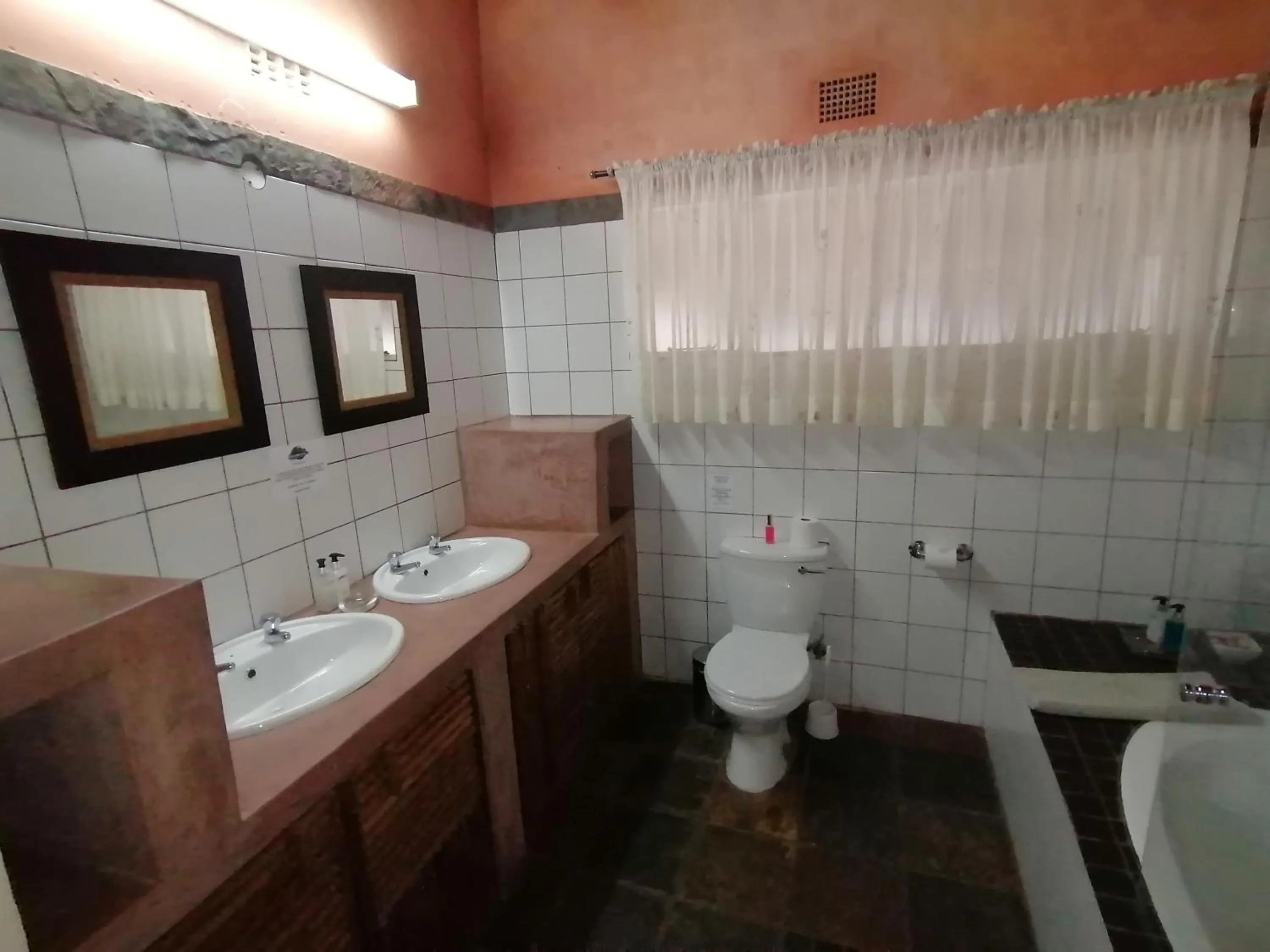 Bathroom in Blyde Mountain Country House