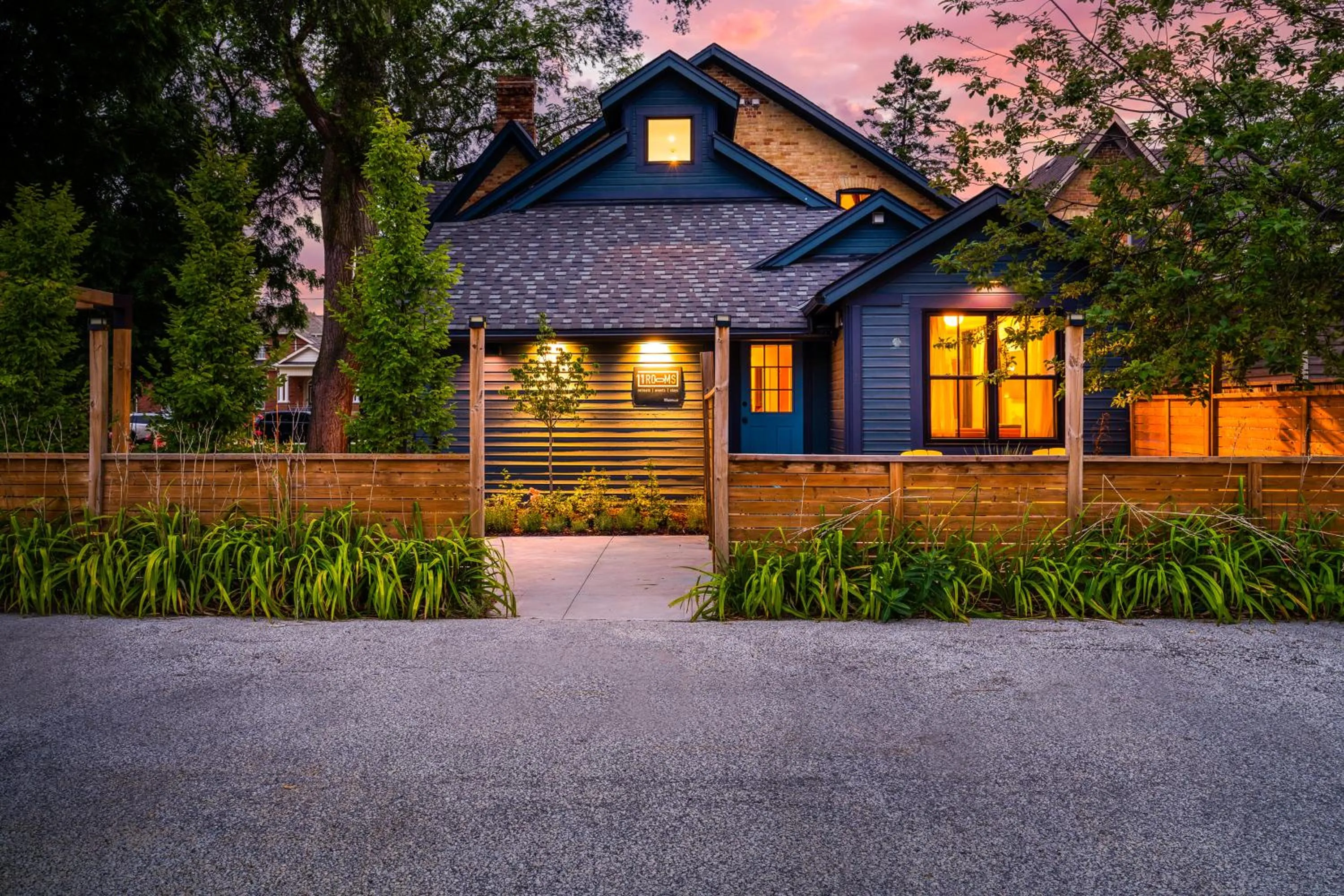 Property building in Somewhere Inn Collingwood