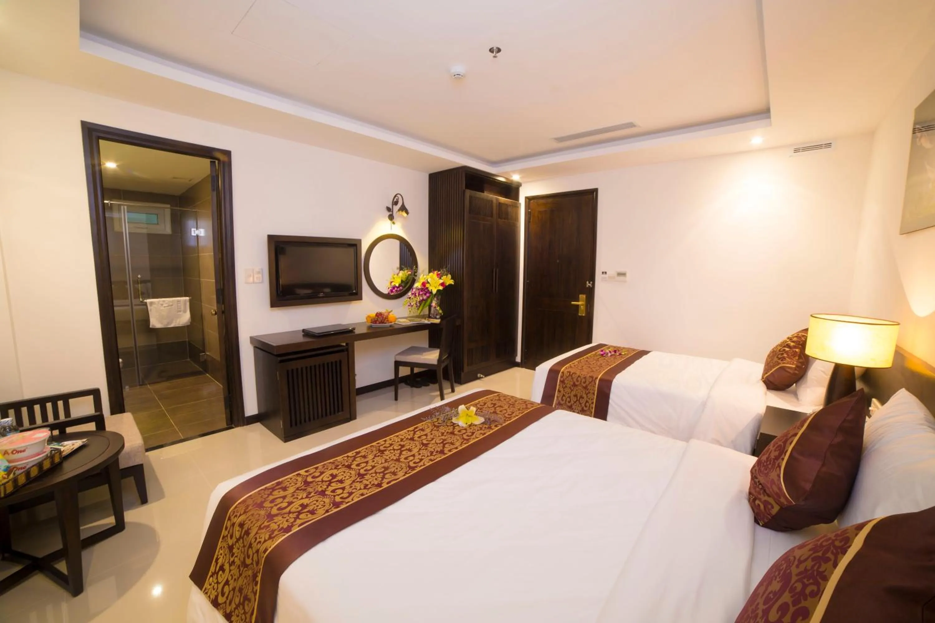 TV and multimedia, Bed in Edele Nha Trang Hotel