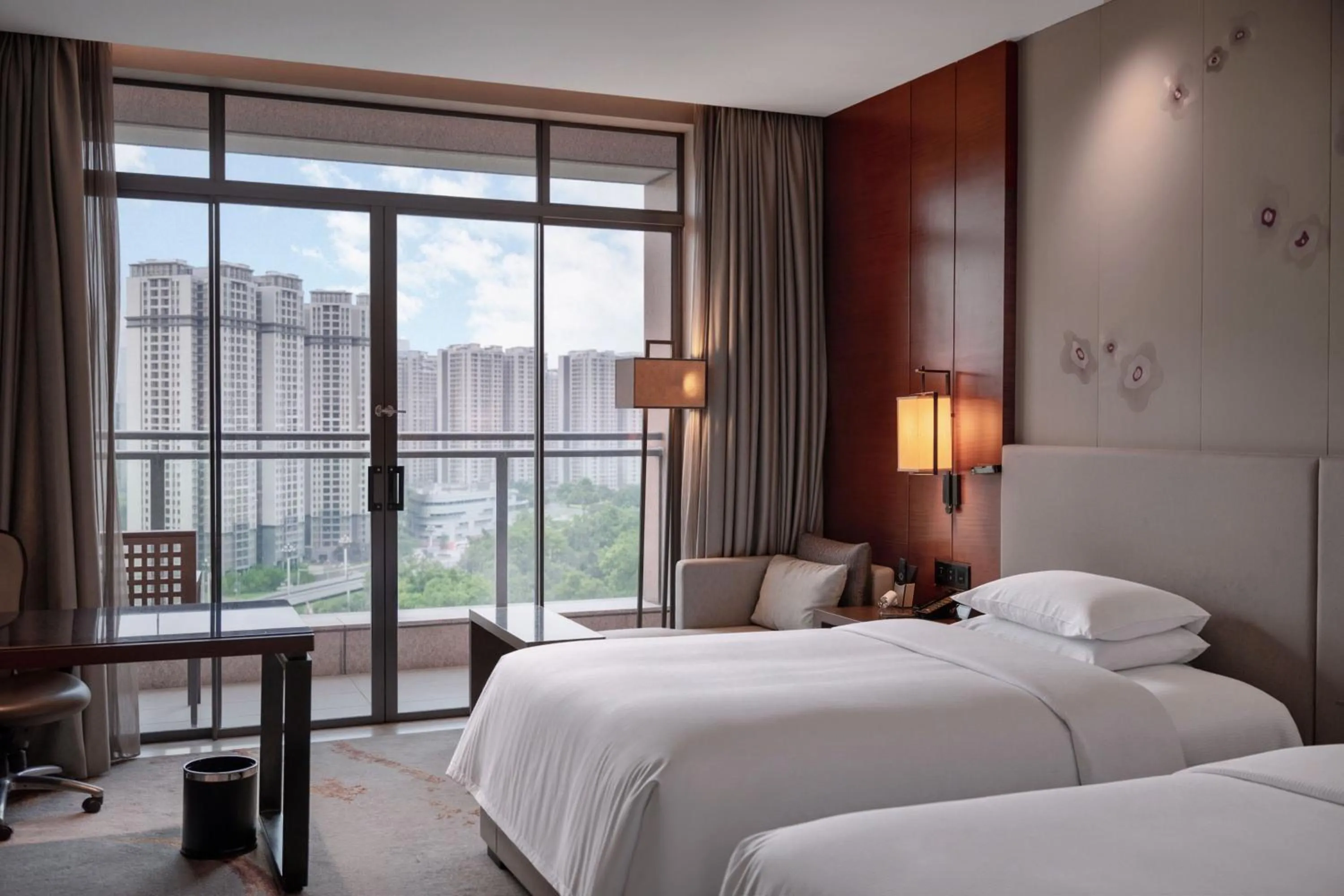 Bedroom, Bed in DoubleTree by Hilton Guangzhou Science City