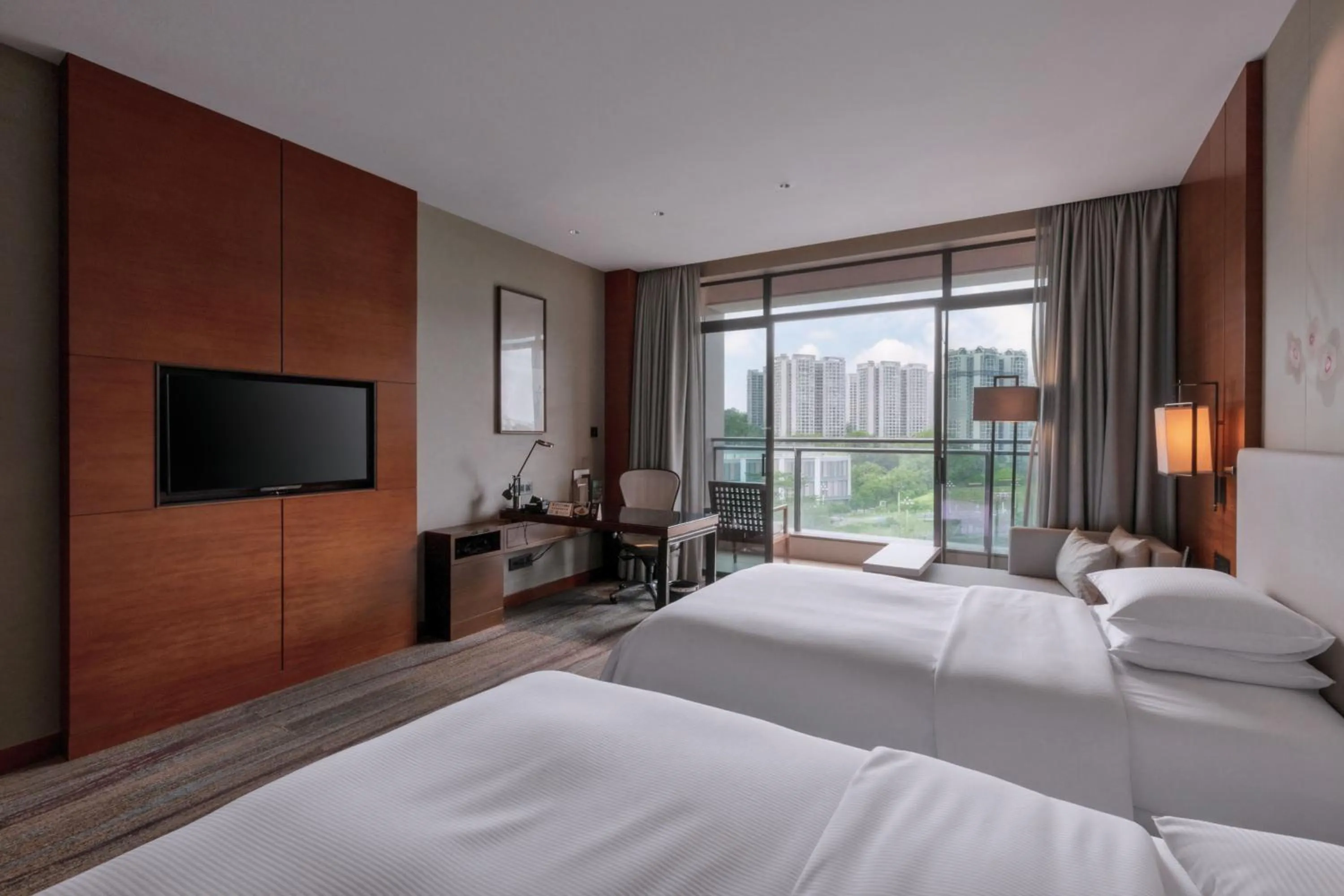 Bedroom, Bed in DoubleTree by Hilton Guangzhou Science City