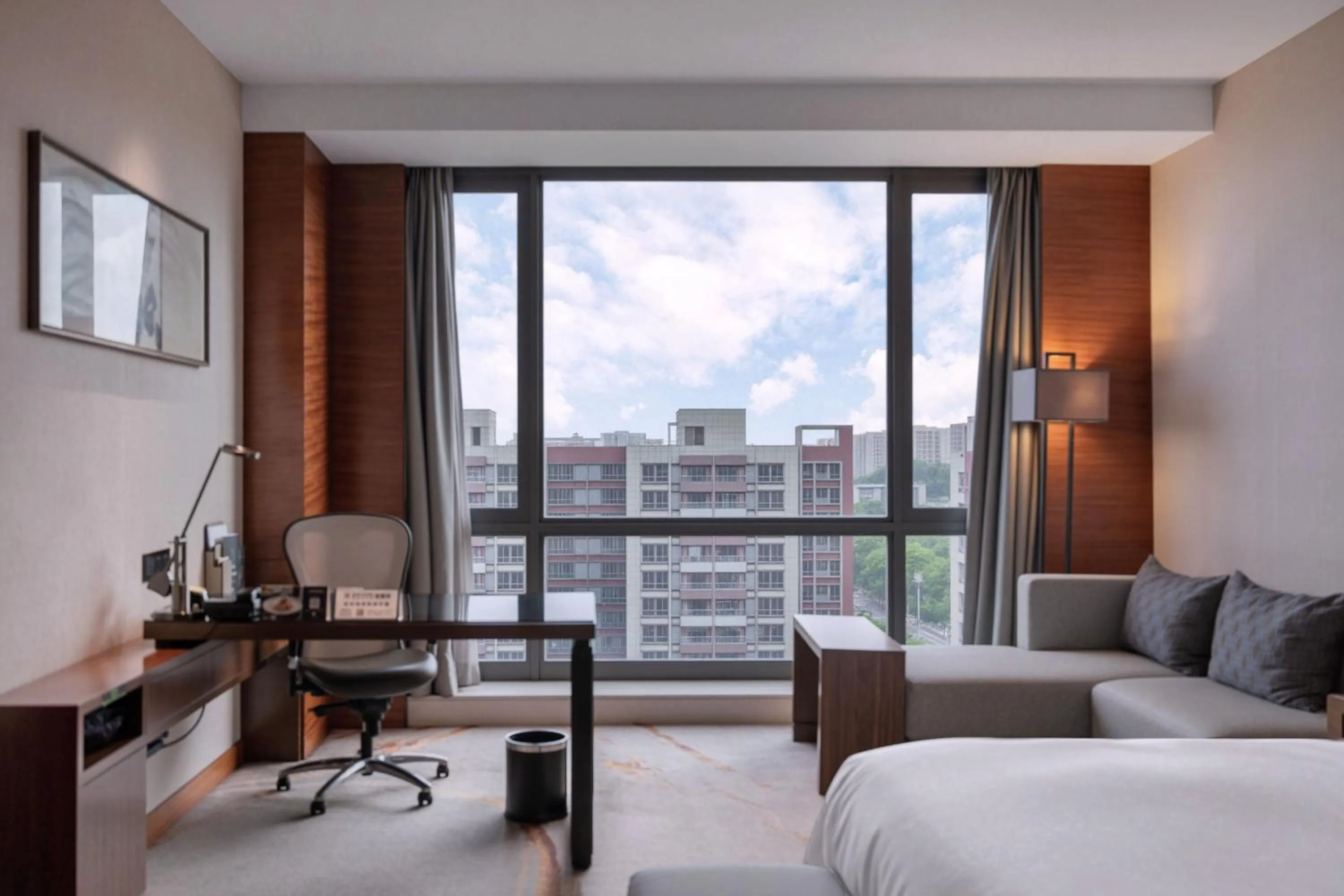 Bedroom, Bed in DoubleTree by Hilton Guangzhou Science City