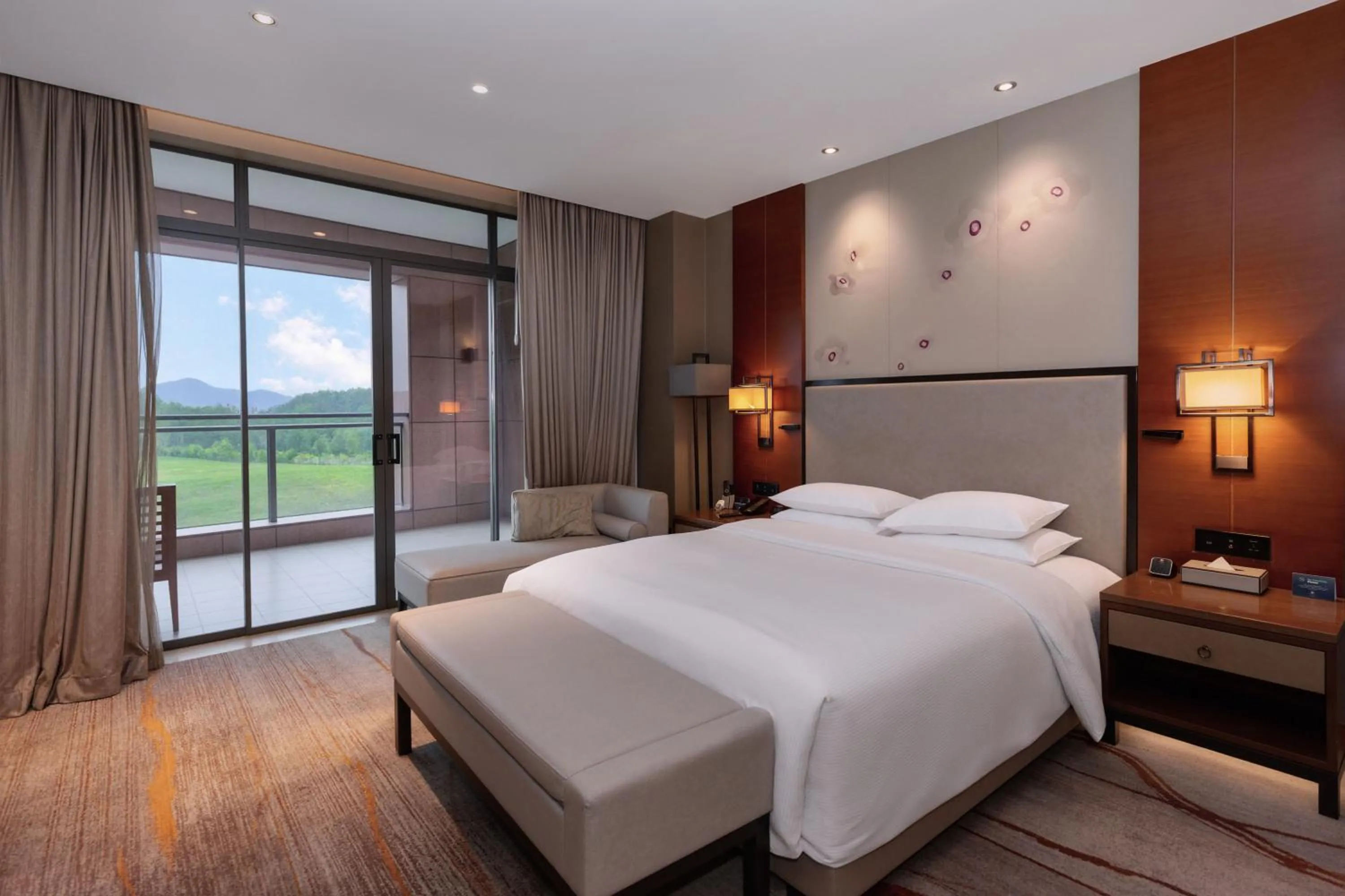 Bedroom, Bed in DoubleTree by Hilton Guangzhou Science City