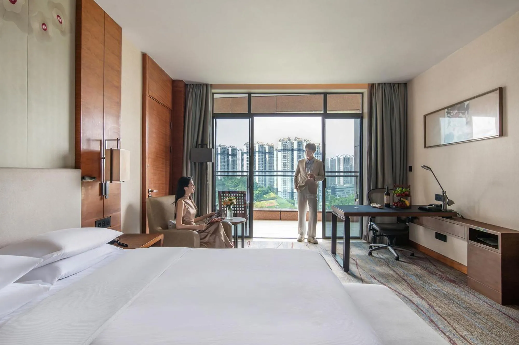 Photo of the whole room, Bed in DoubleTree by Hilton Guangzhou Science City