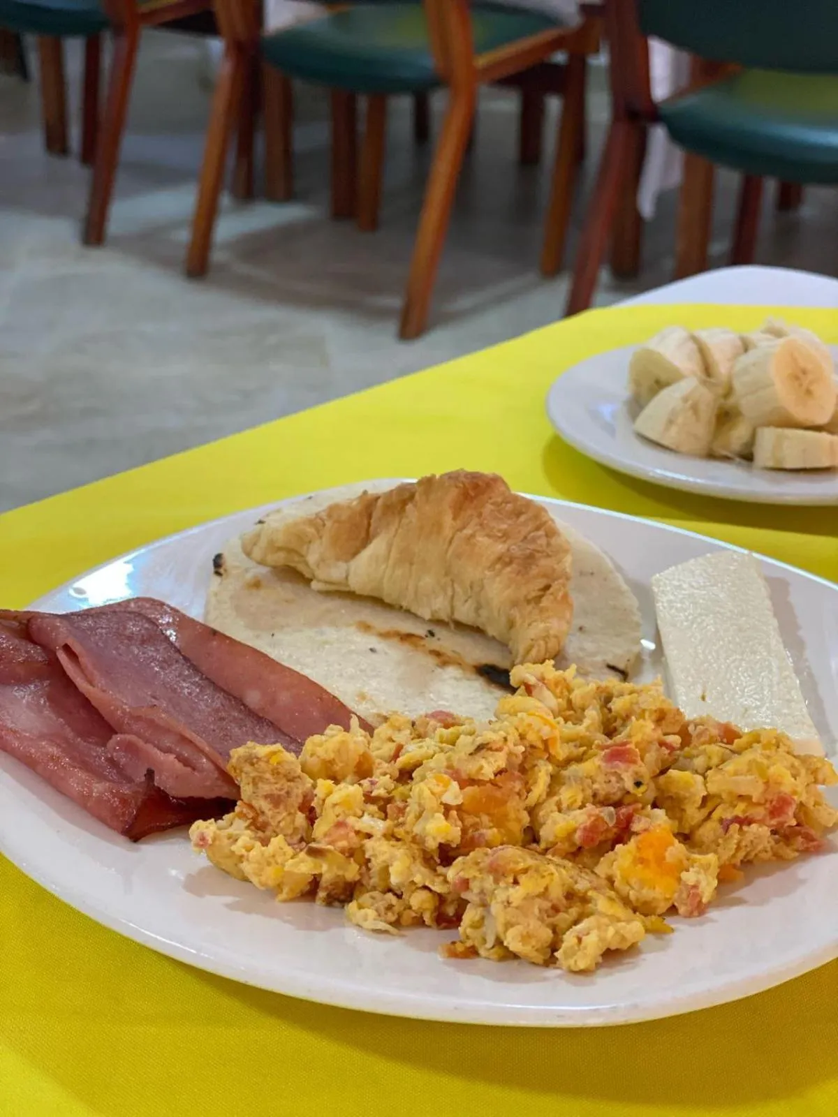 Breakfast in Hotel Laureles 70