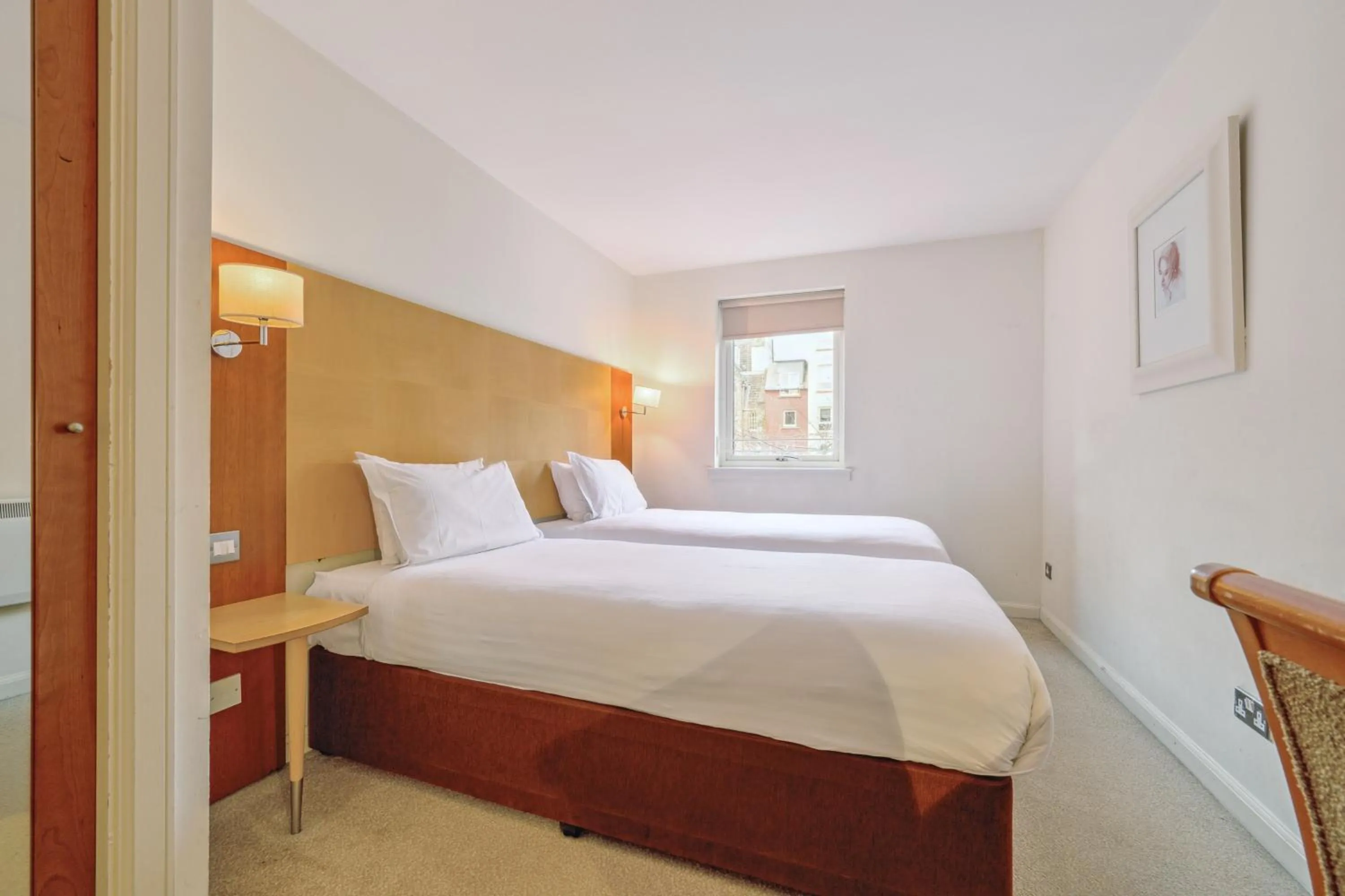 Bed in Holyrood Aparthotel