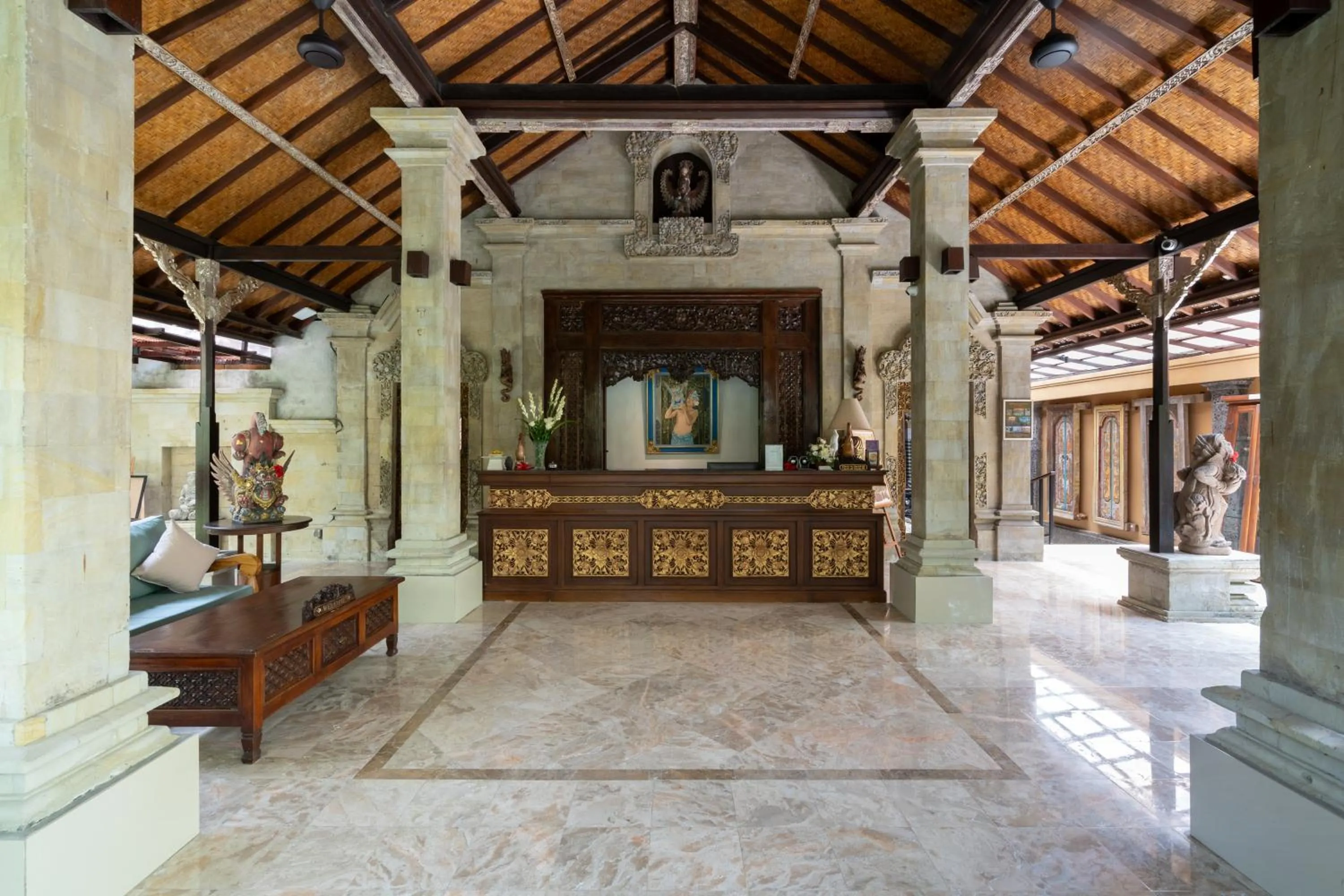 Lobby or reception in Svarga Bebek Villas