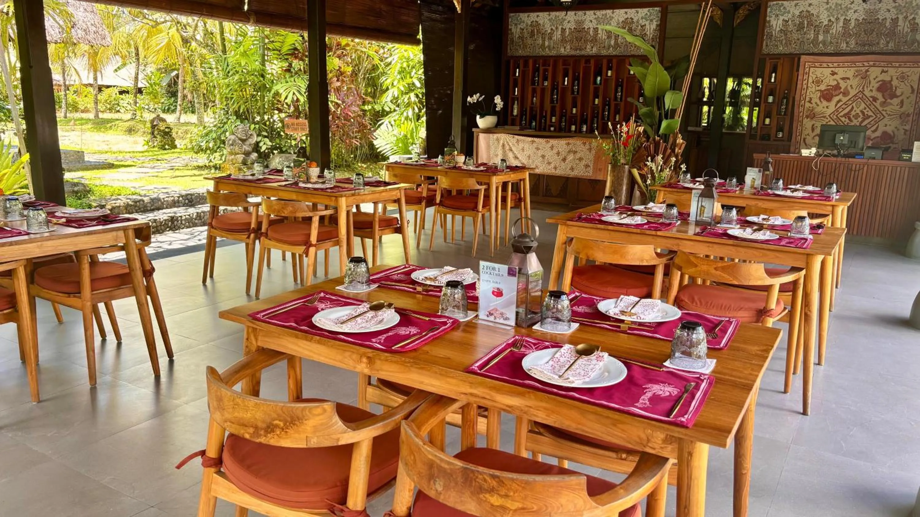 Restaurant/places to eat in Svarga Bebek Villas