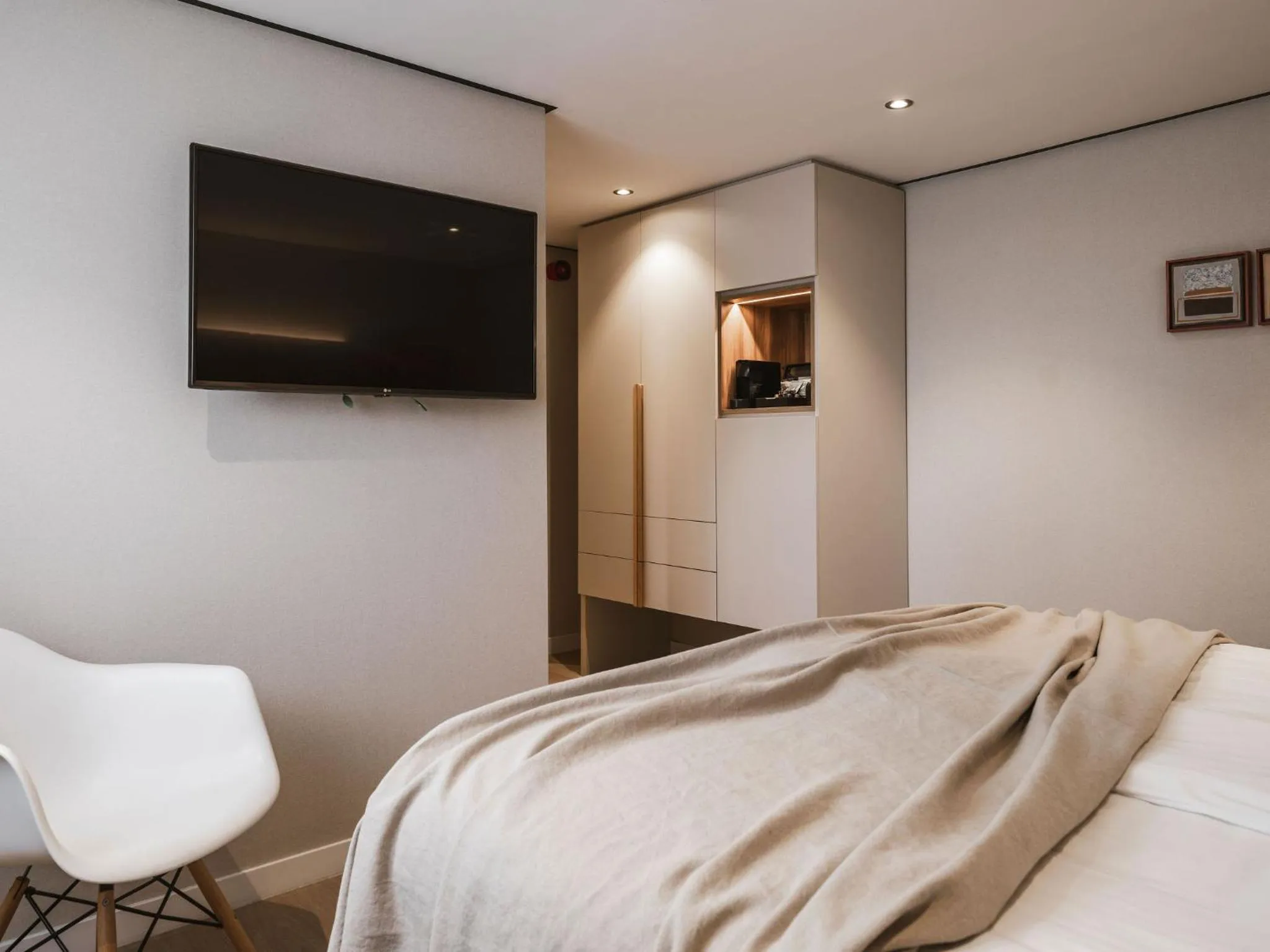 Bedroom, Bed in Strandhotel Domburg - Next Door