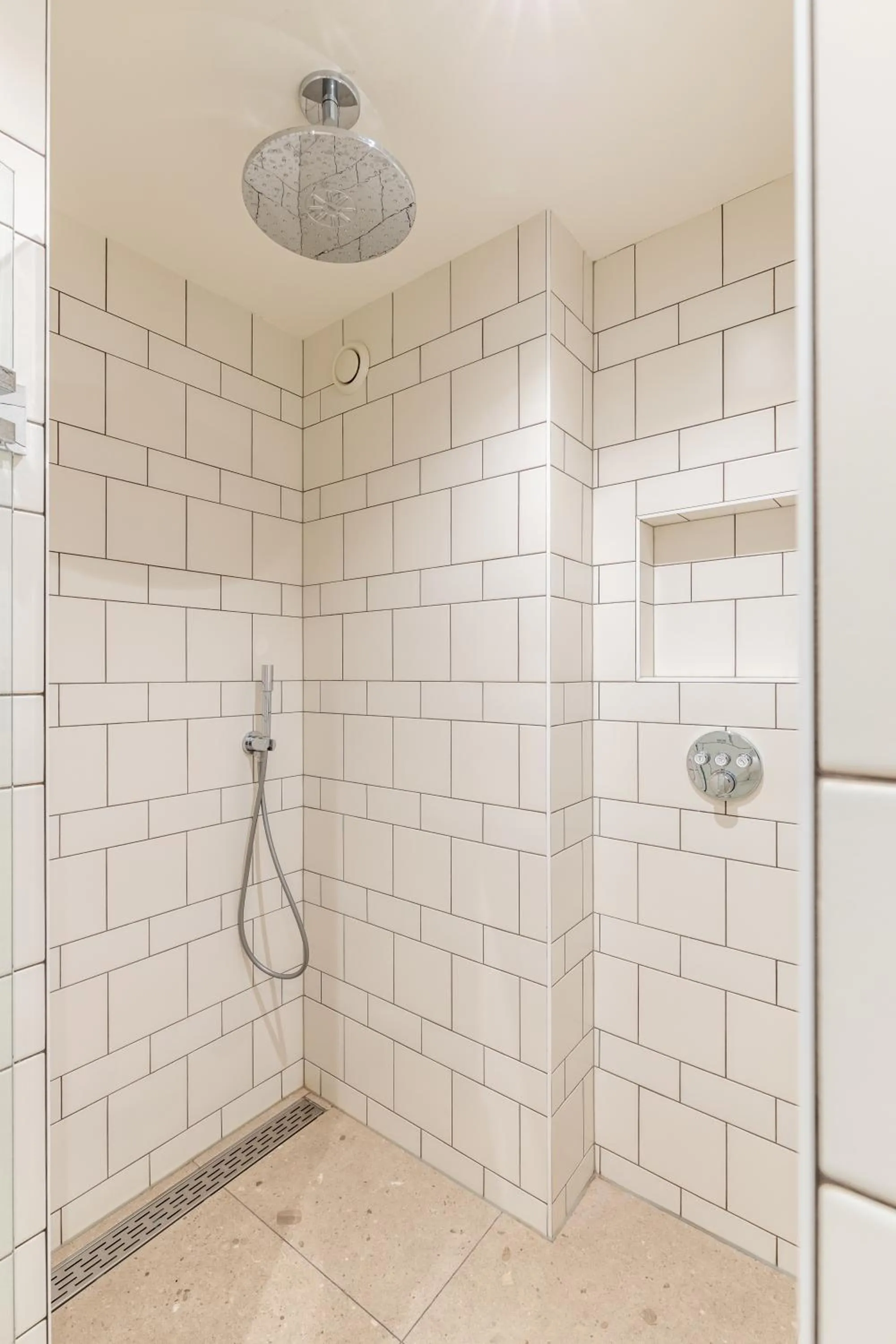 Shower in Strandhotel Domburg - Next Door